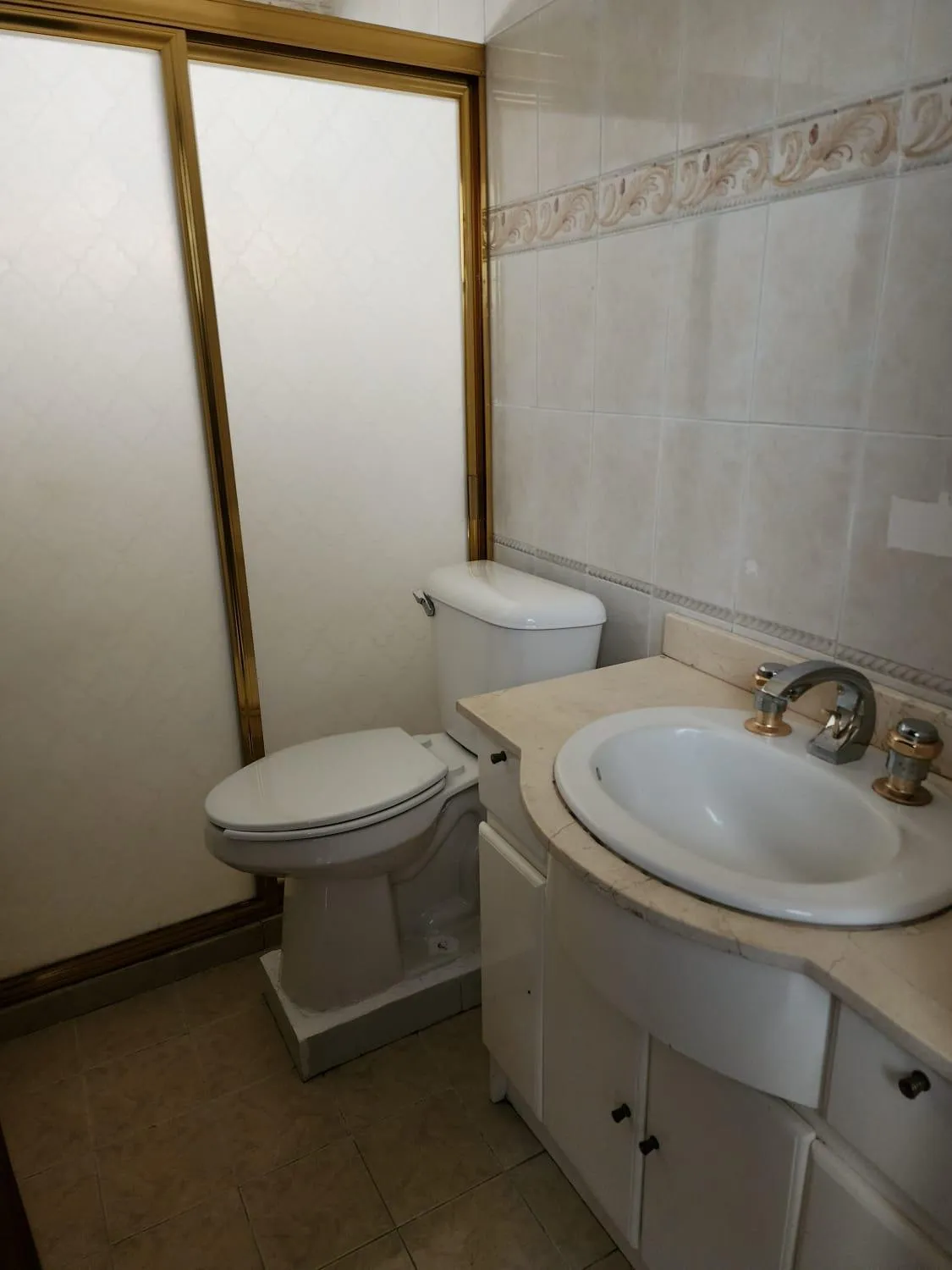 Bathroom in JESAVI Suites