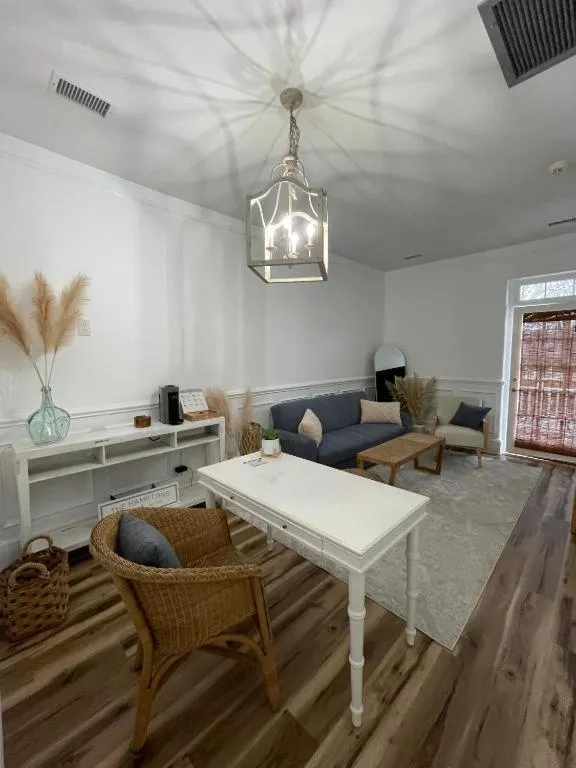 The Front Street Inn