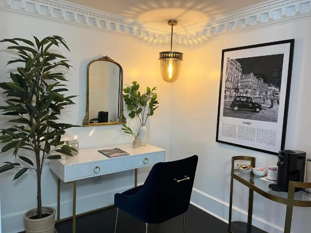 The Front Street Inn