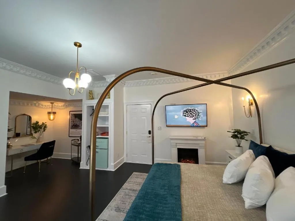 The Front Street Inn