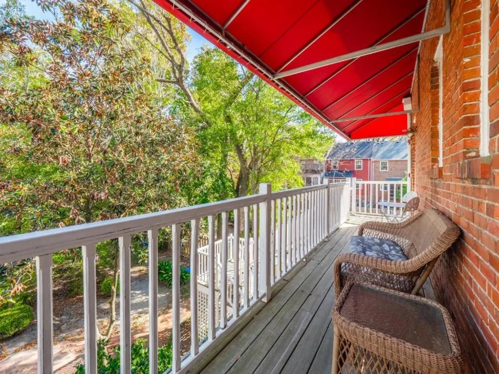 The Front Street Inn