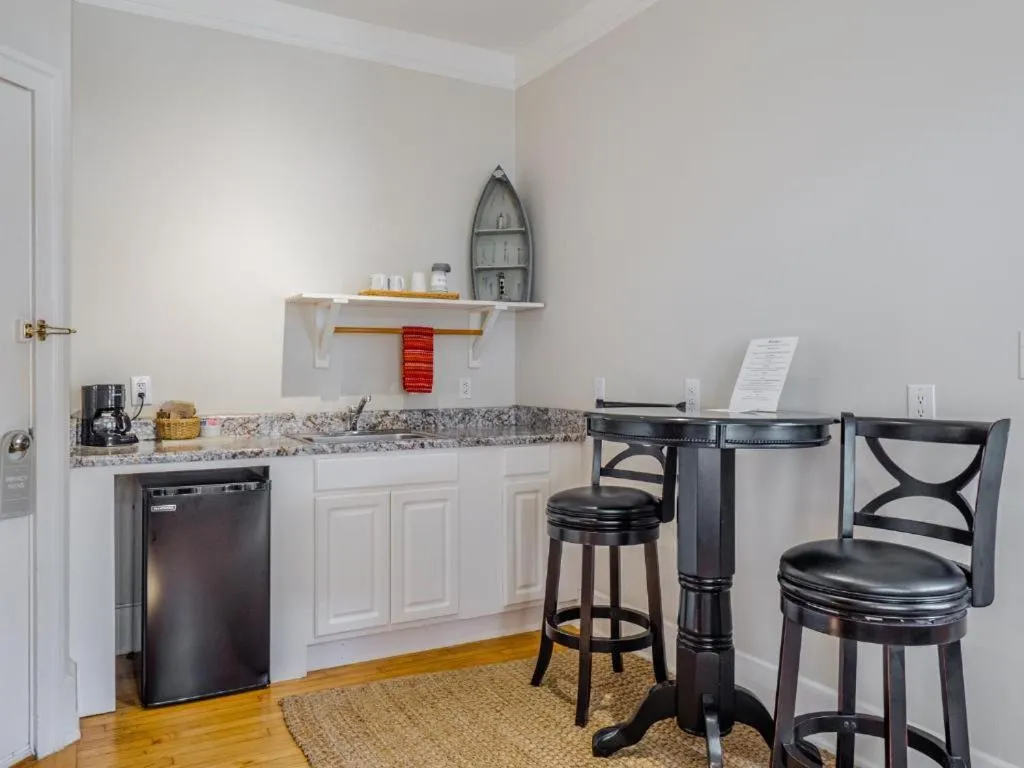 The Front Street Inn