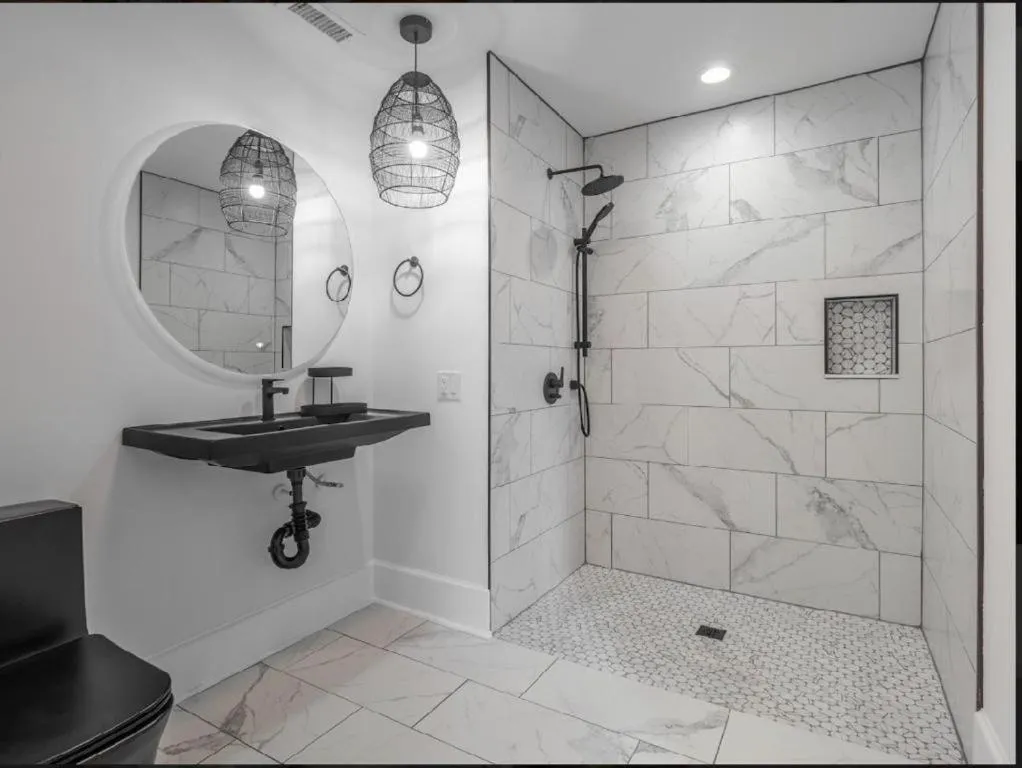 The Front Street Inn