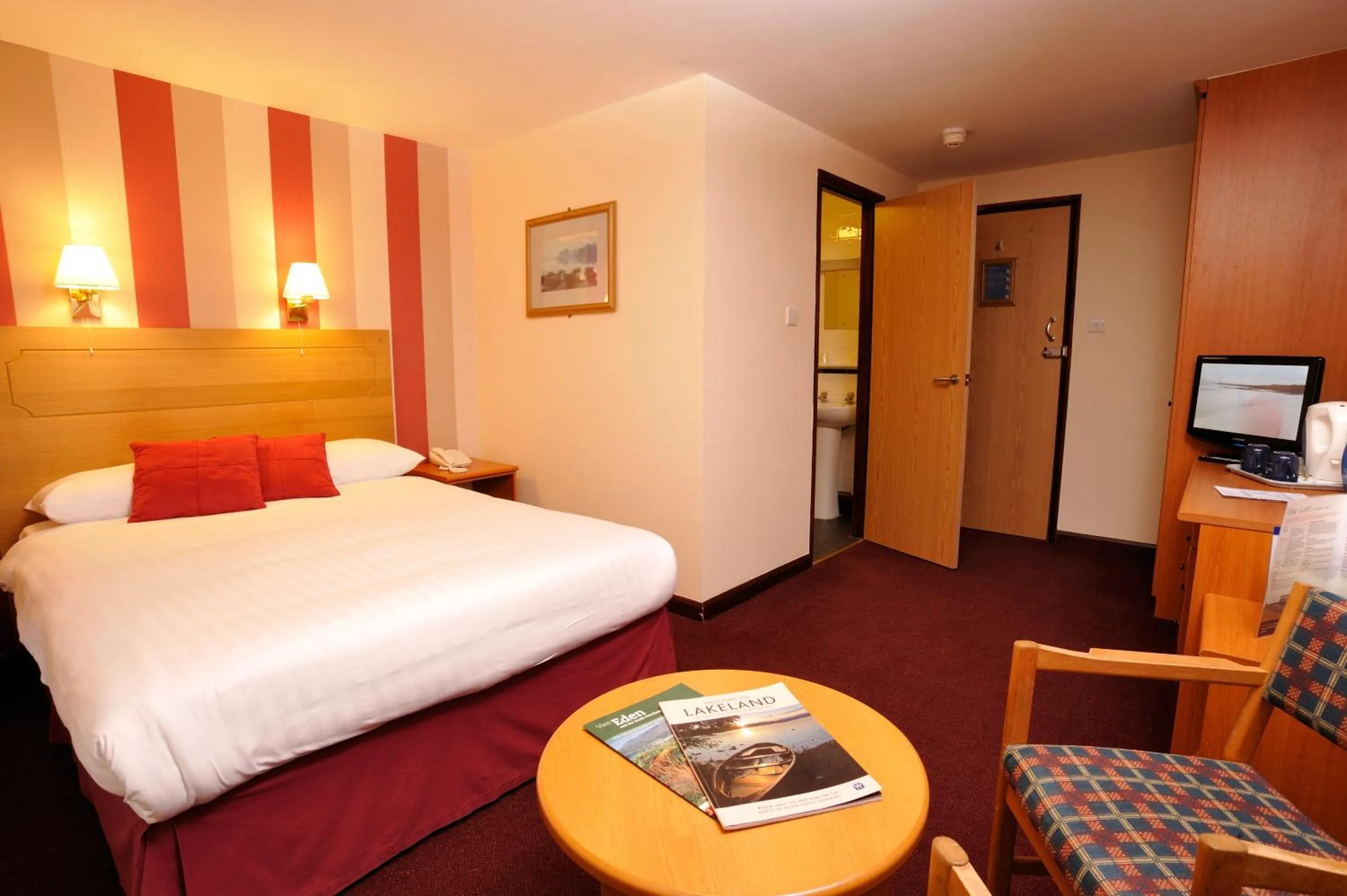 Photo of the whole room, Bed in Patterdale Hotel