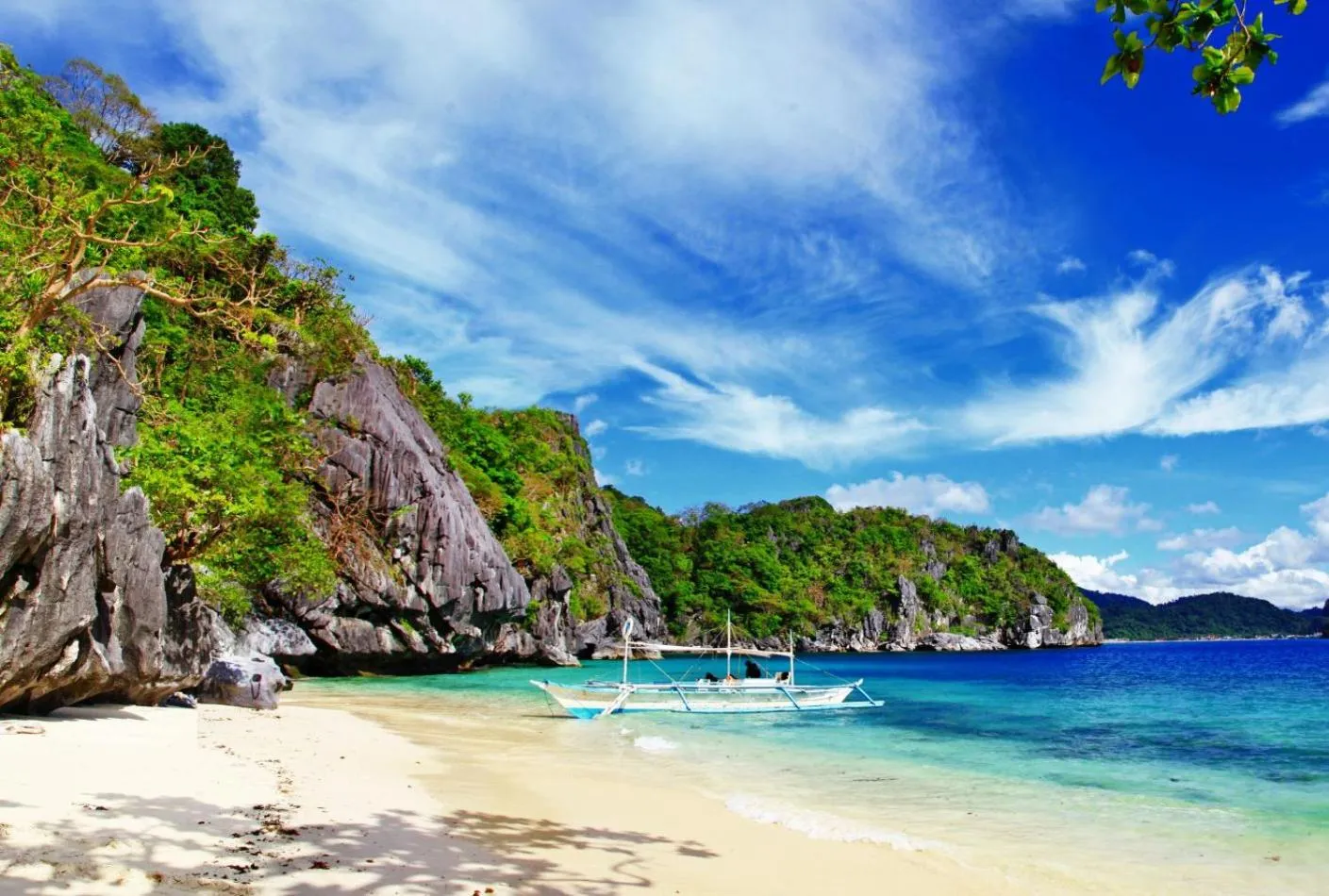 Property building in MBG Travellers Inn powered by Cocotel