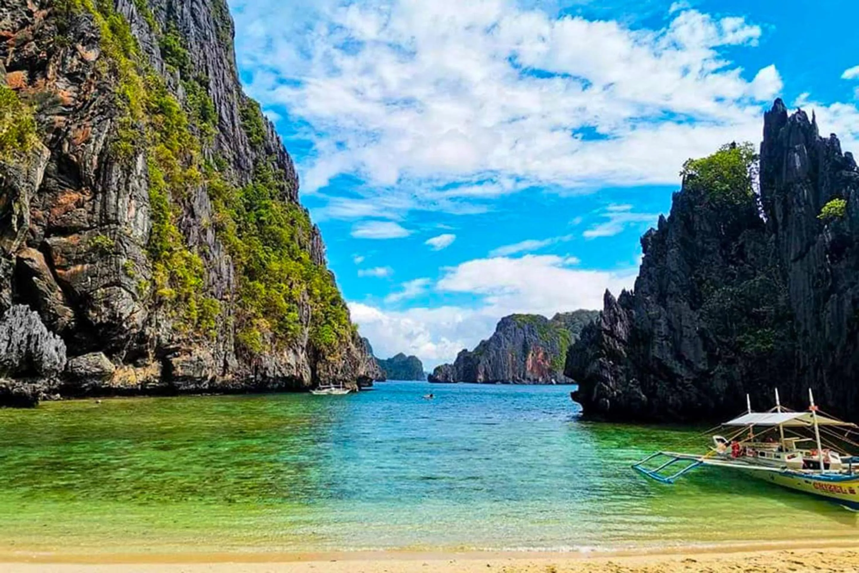 Property building in MBG Travellers Inn powered by Cocotel