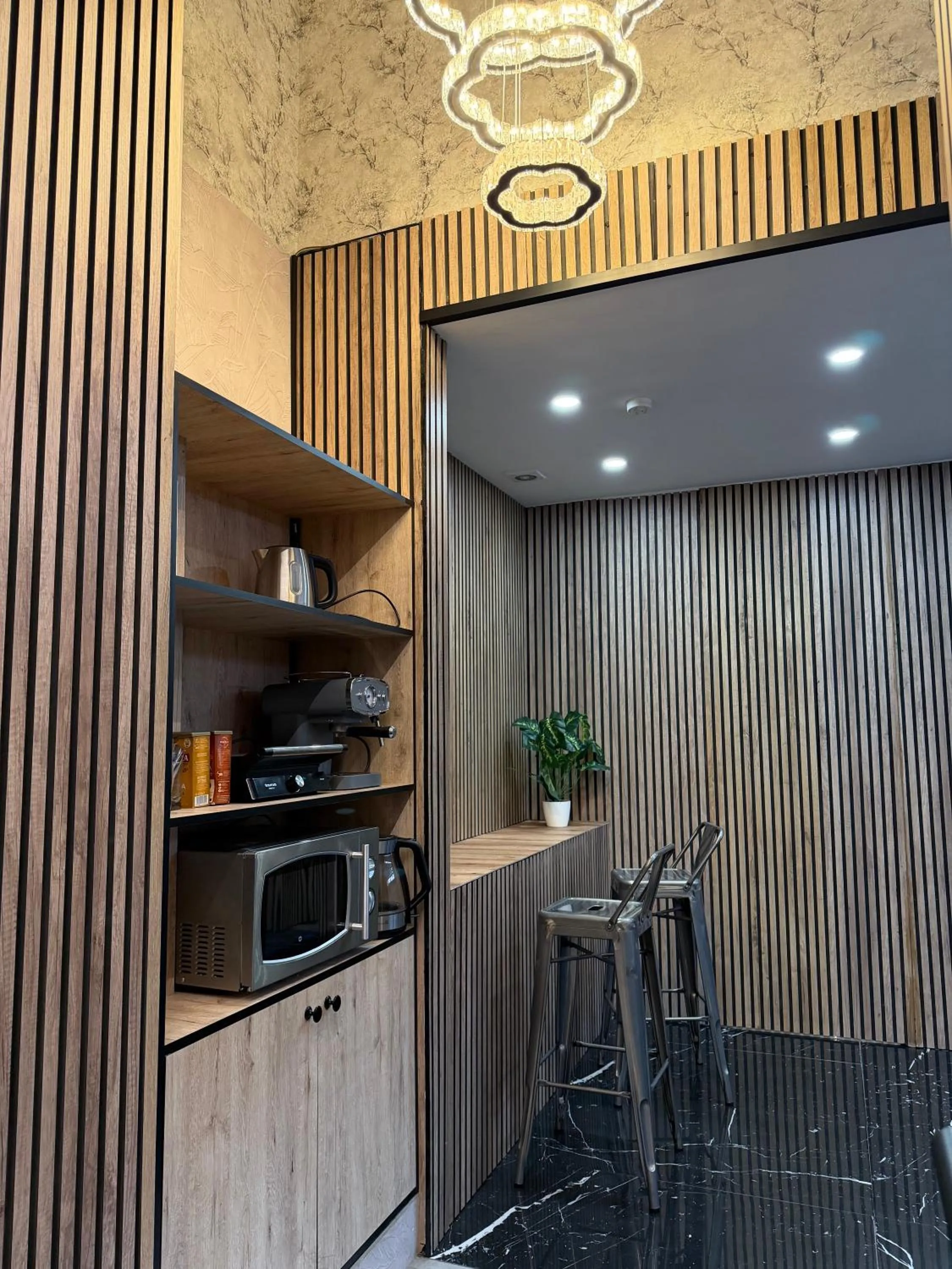 Dining area in Senda Hostel Retiro - Atocha & Madrid Centro