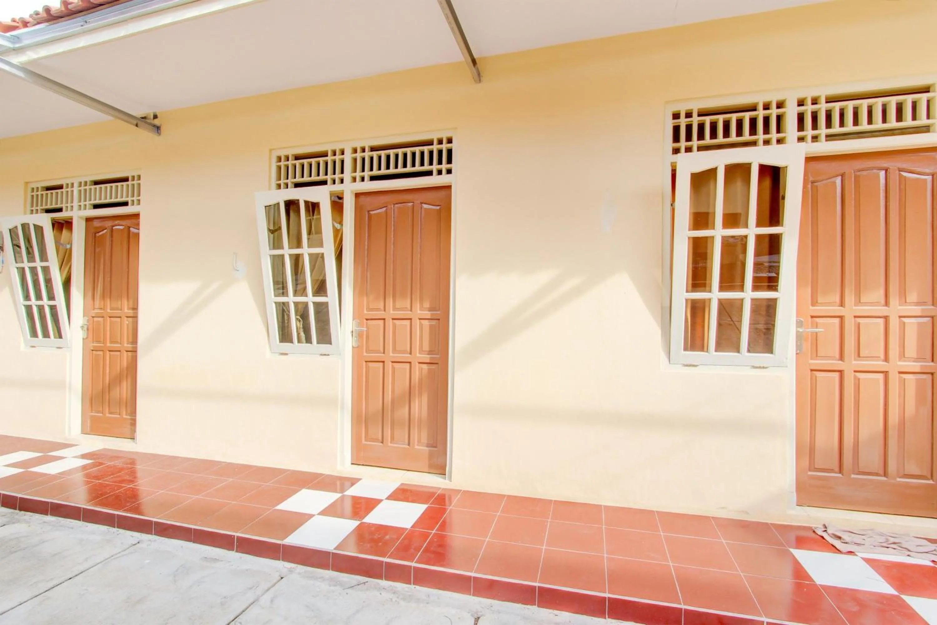 Lobby or reception in Hotel O Guest House Wijaya Syariah Near alun alun kota purwokerto