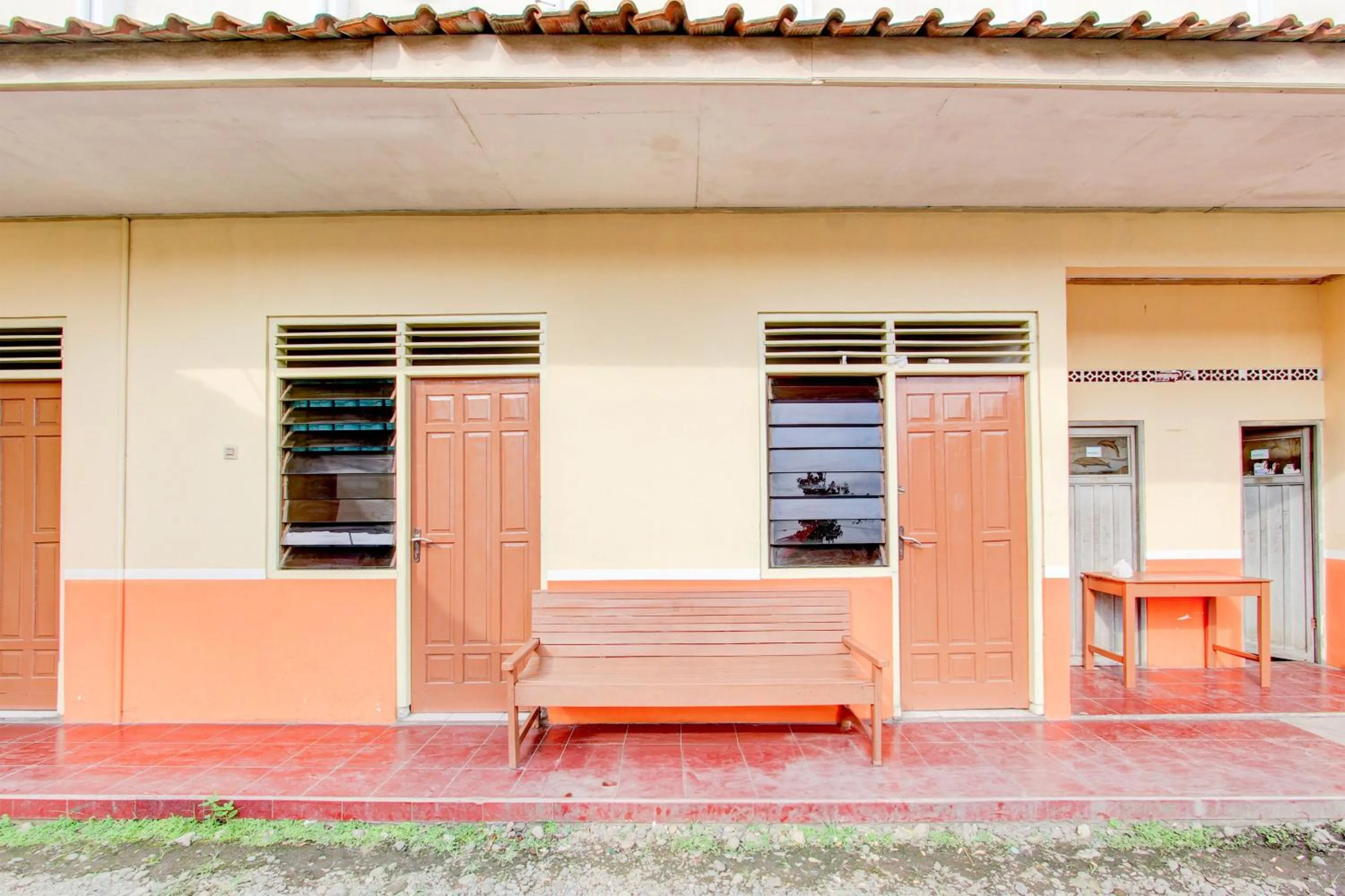 Lobby or reception in Hotel O Guest House Wijaya Syariah Near alun alun kota purwokerto