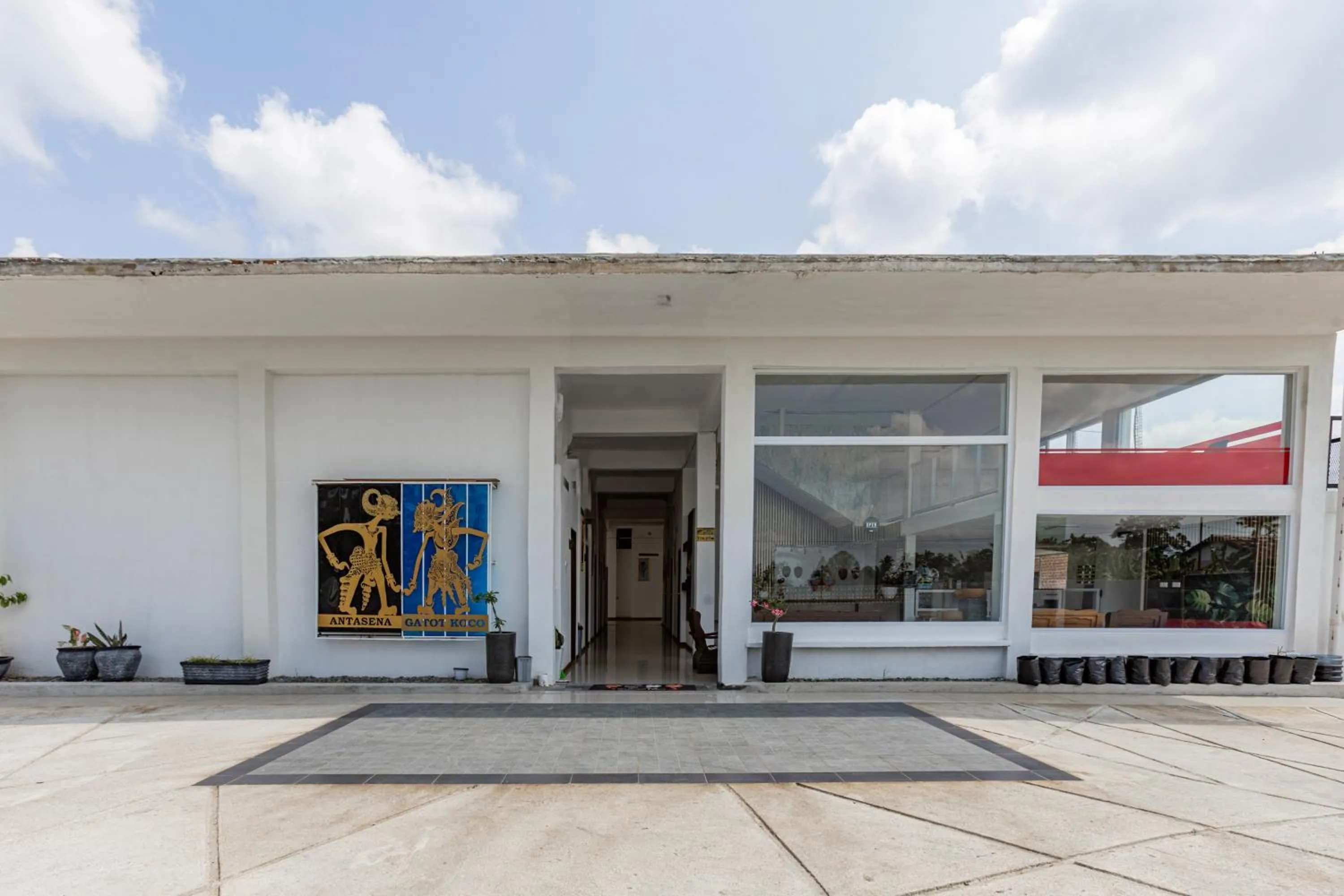 Facade/entrance in Hotel O Guest House Maria