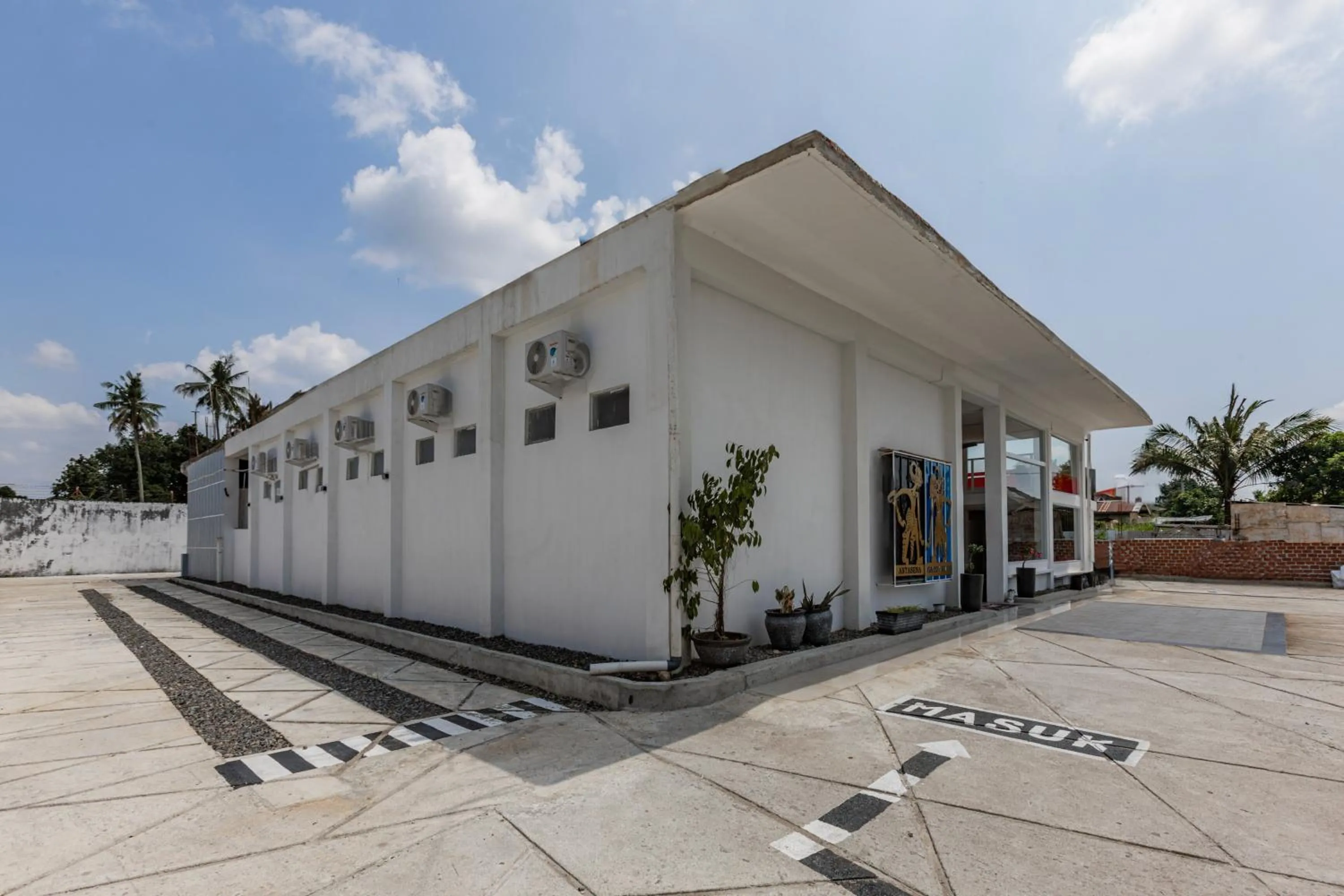 Facade/entrance in Hotel O Guest House Maria