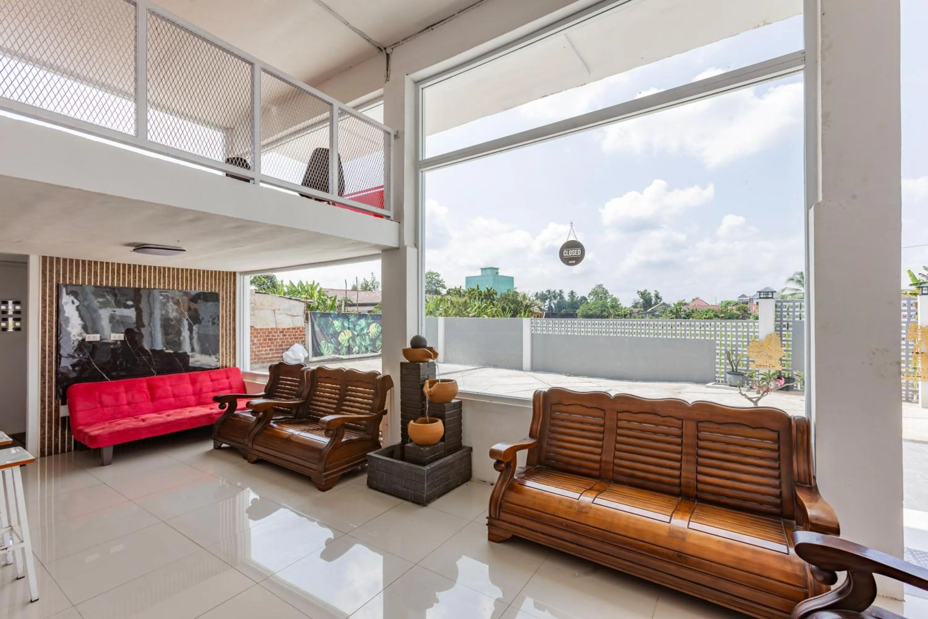 Lobby or reception in Hotel O Guest House Maria