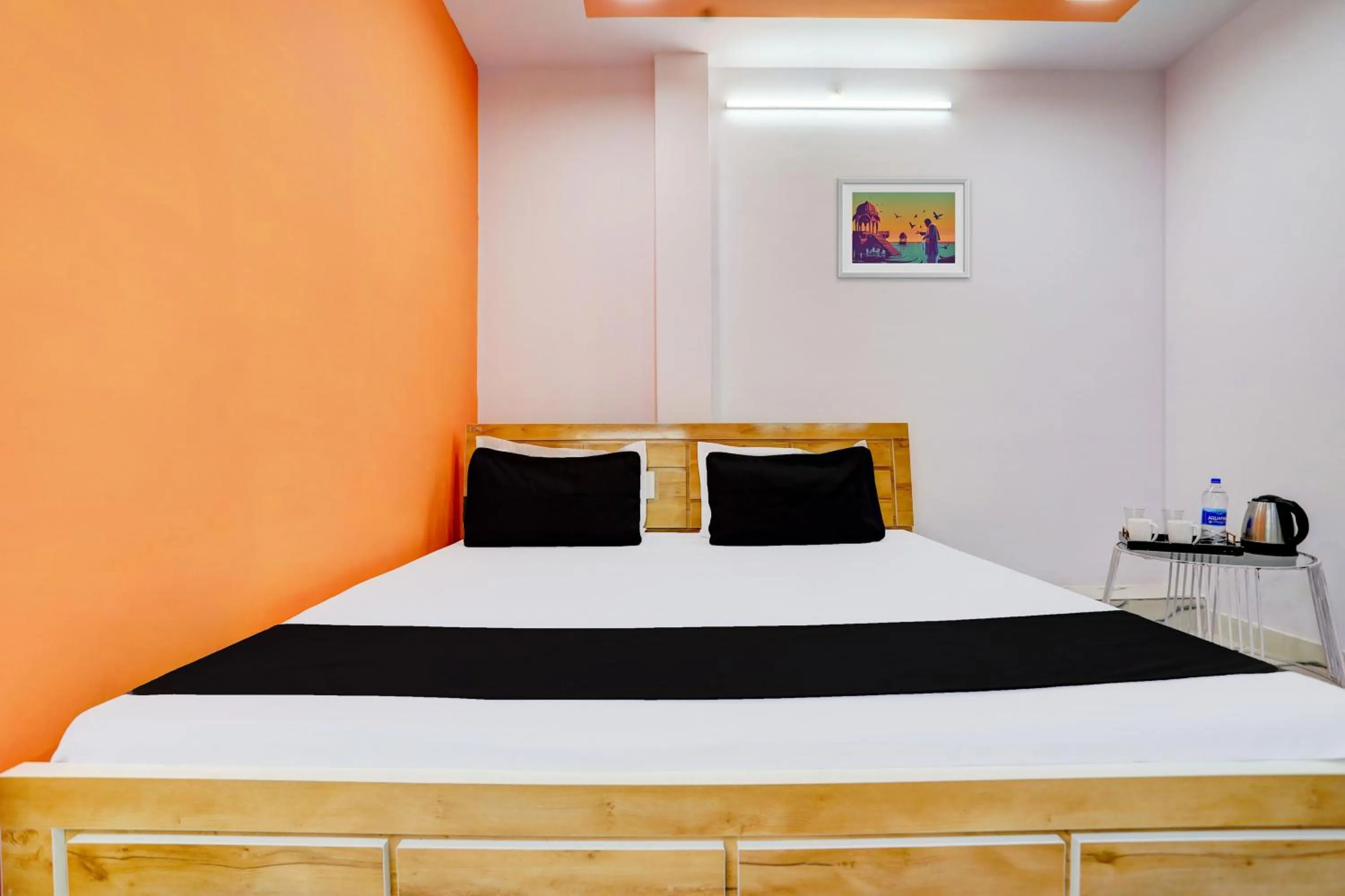 Bedroom, Bed in SPOT ON The SN Lawn