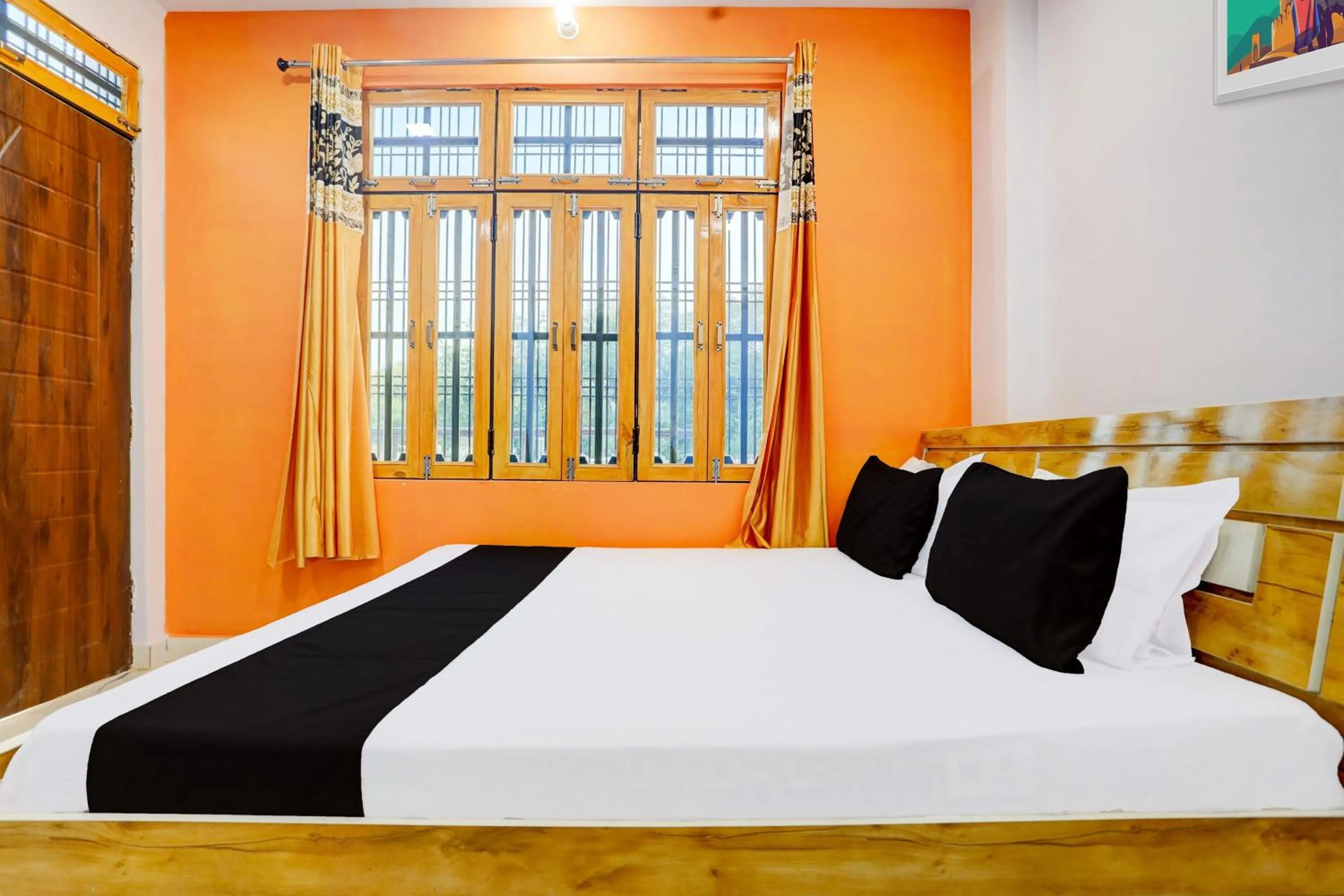 Bedroom, Bed in SPOT ON The SN Lawn