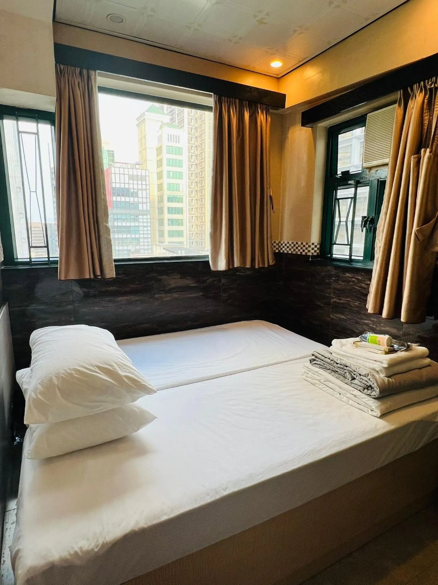 Bed in 3D Inn Hong Kong Romance