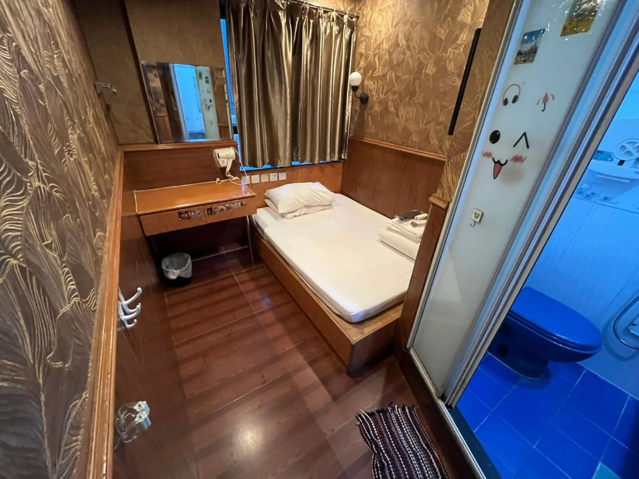 Bed in 3D Inn Hong Kong Romance