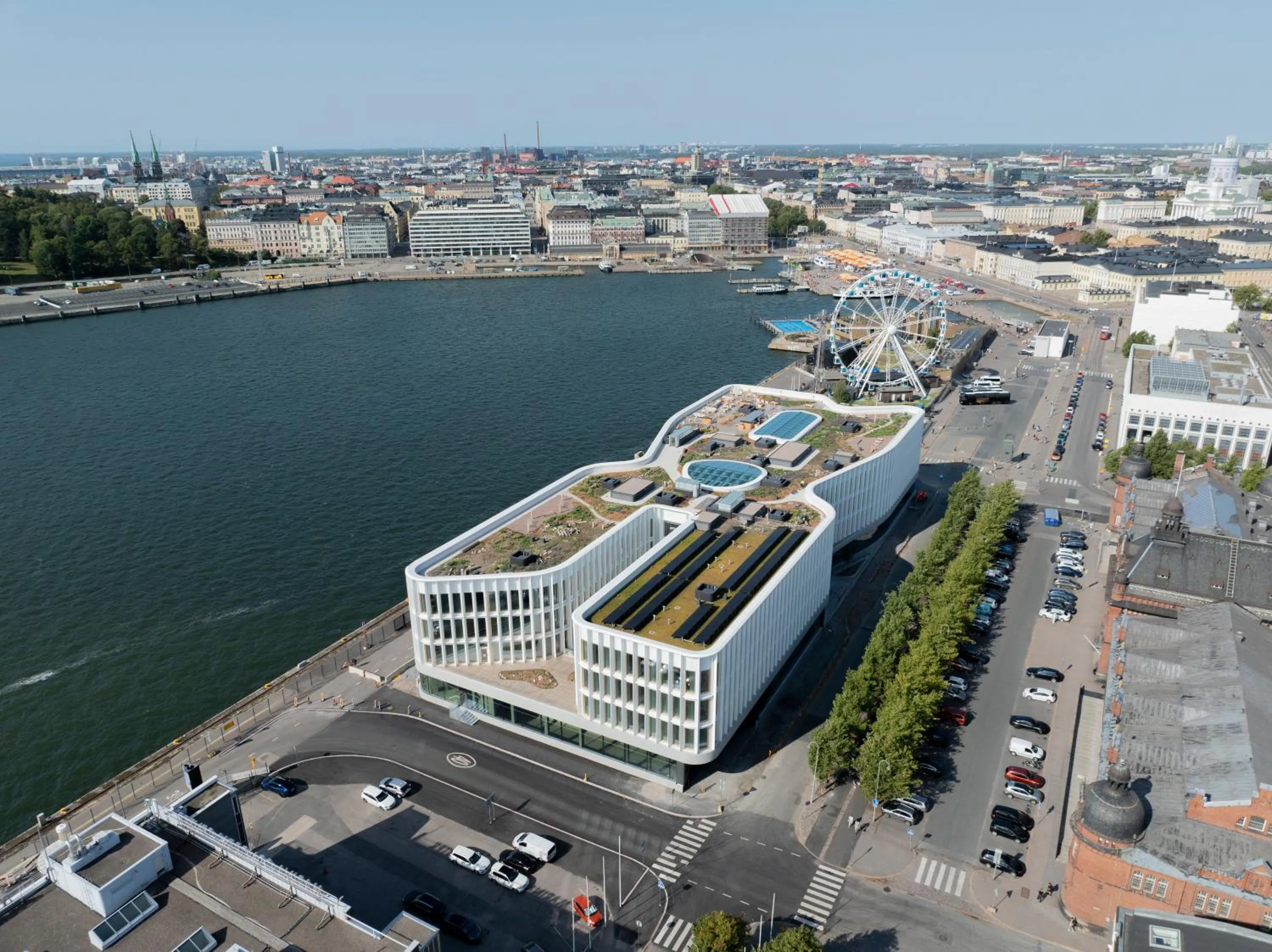 Property building in Solo Sokos Hotel Pier 4