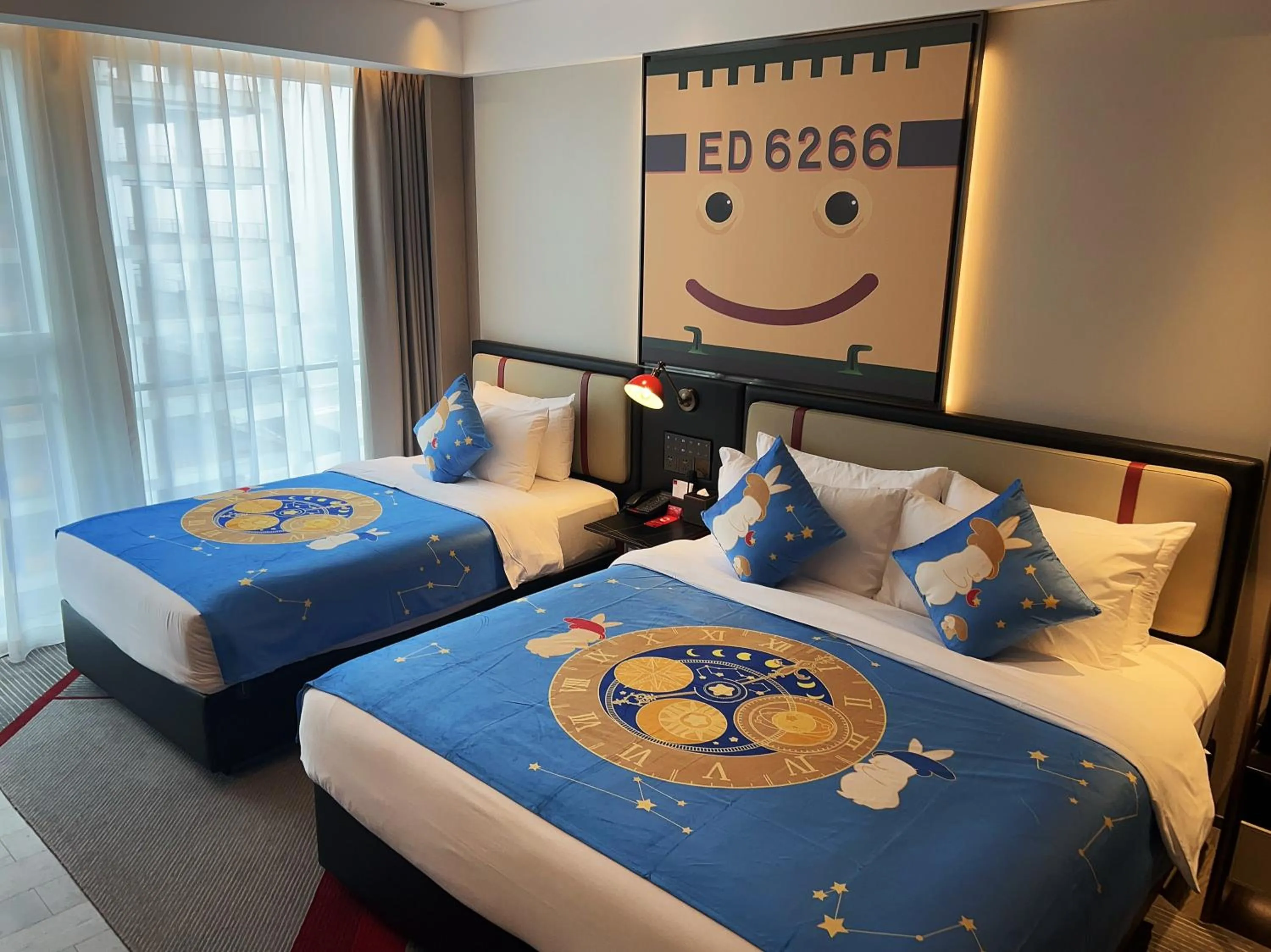 Bedroom, Bed in Radisson Red Guangzhou South Railway Station