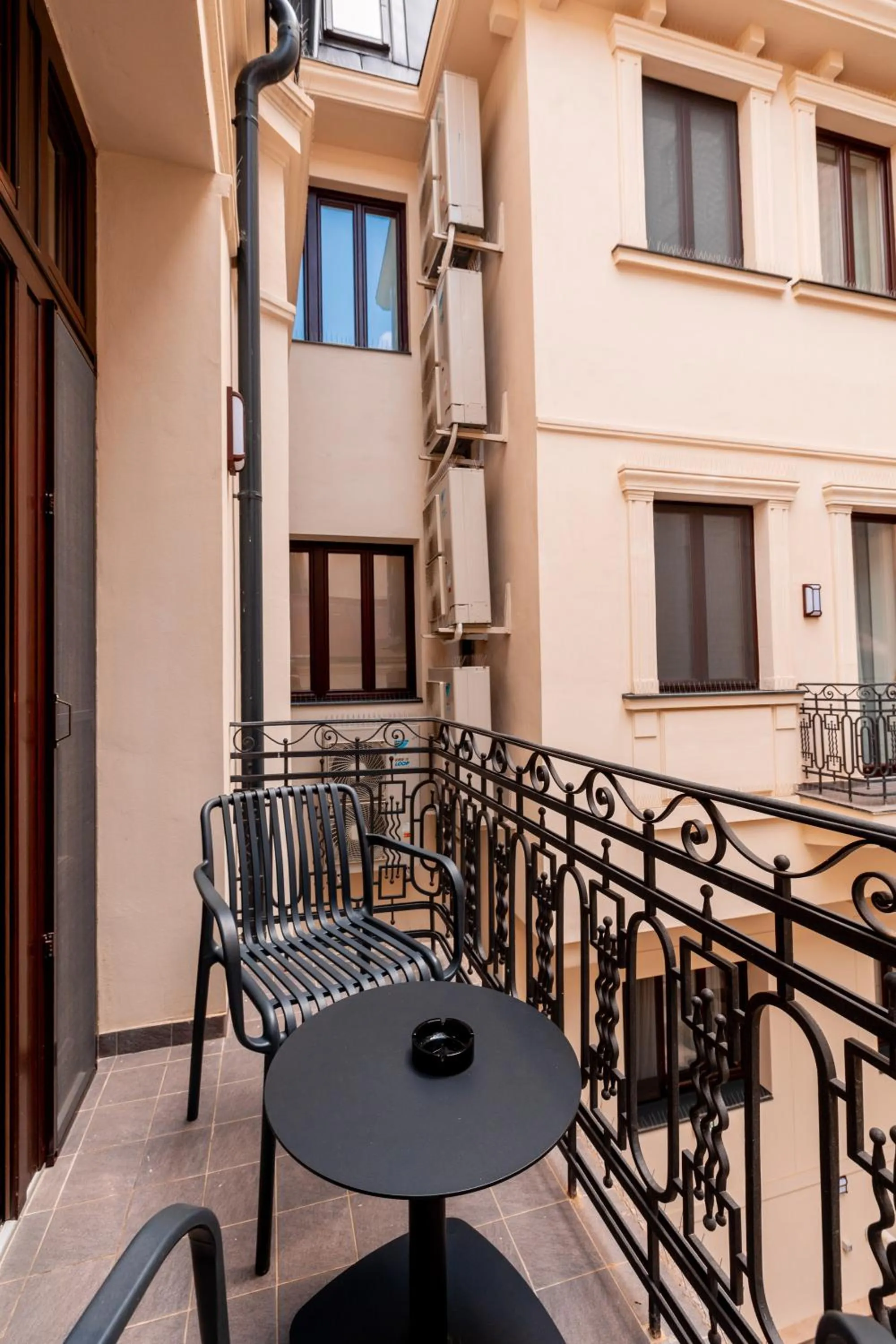 Balcony/Terrace in Ecletico Villa