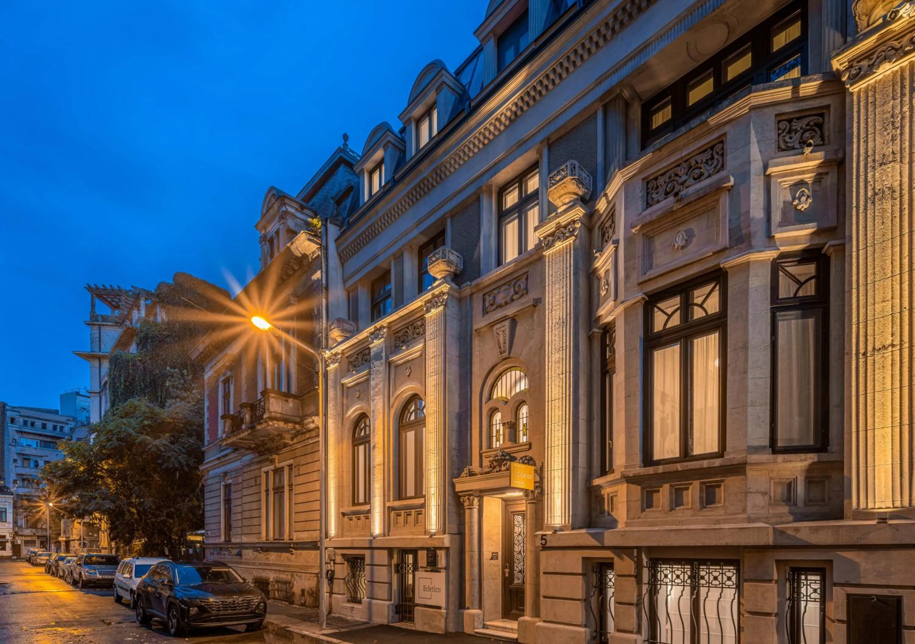 Property building in Ecletico Villa