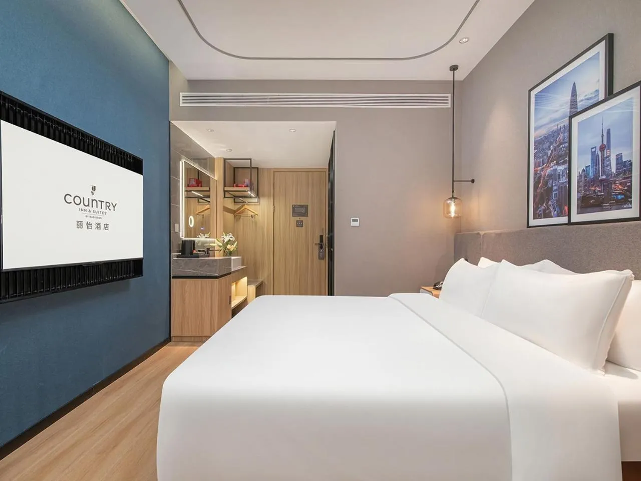 Bedroom in Country Inn & Suite by Radisson, Shanghai Hongkou Football Stadium Chifeng Road