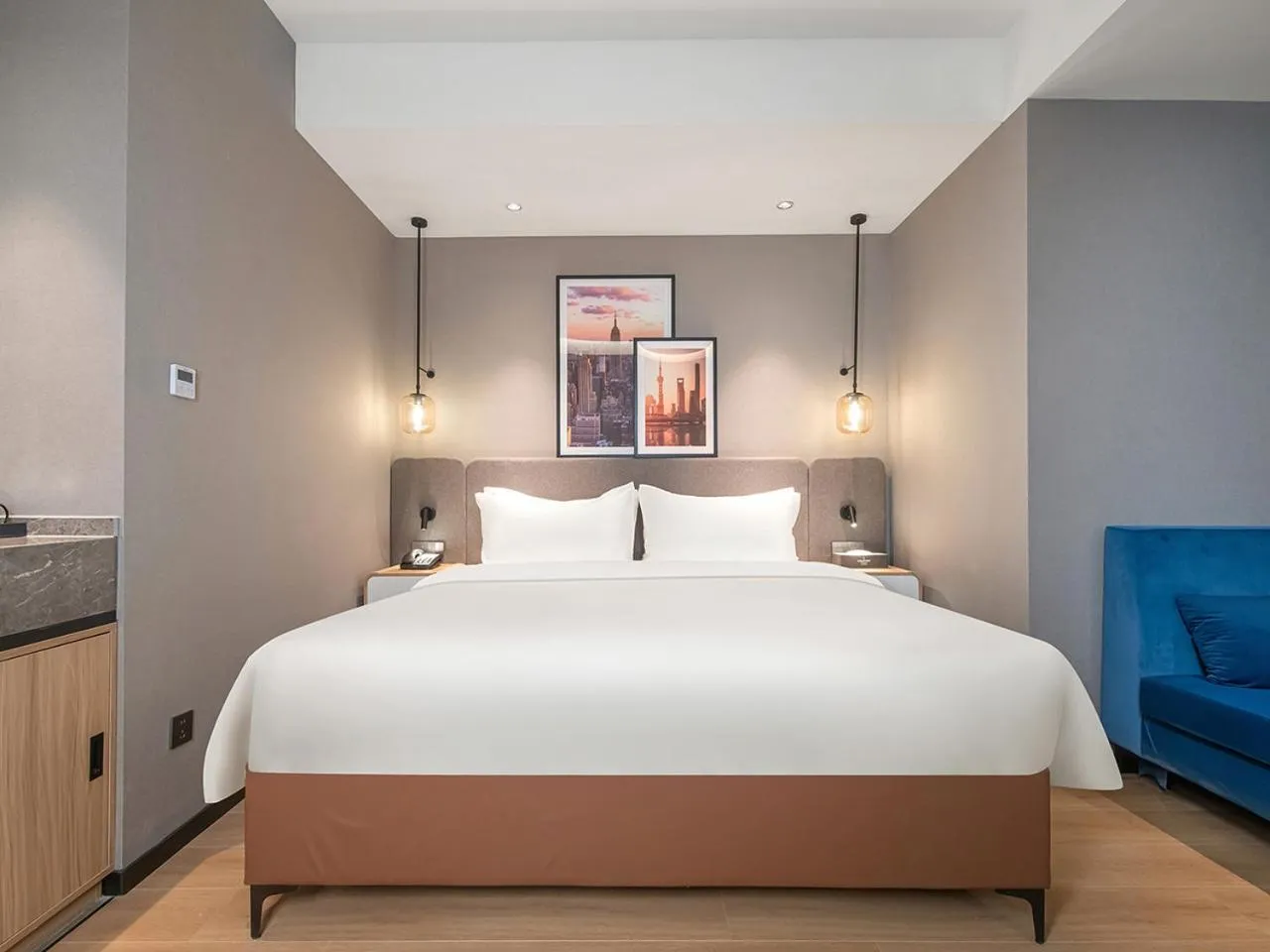 Bed in Country Inn & Suite by Radisson, Shanghai Hongkou Football Stadium Chifeng Road