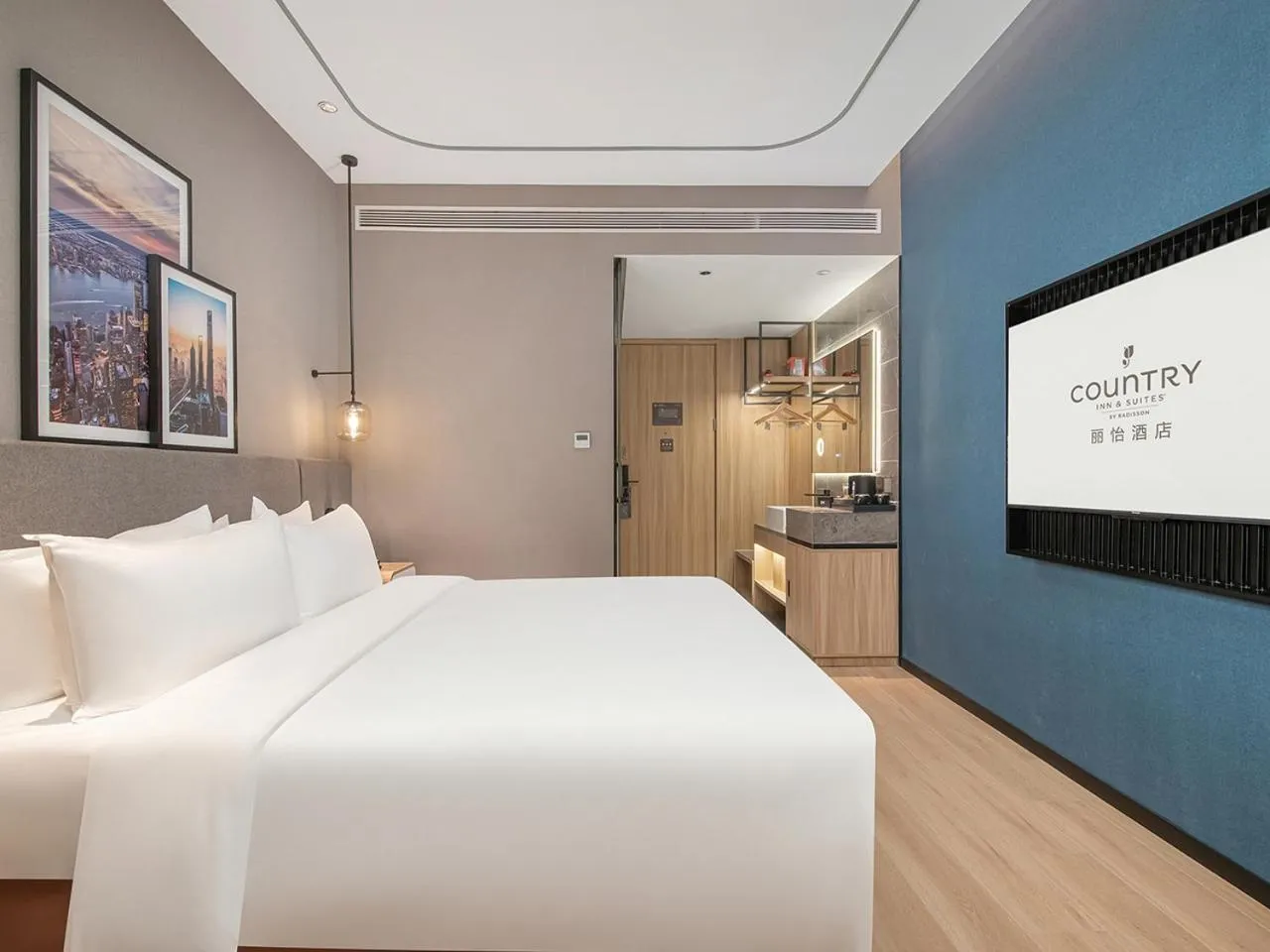 Photo of the whole room in Country Inn & Suite by Radisson, Shanghai Hongkou Football Stadium Chifeng Road