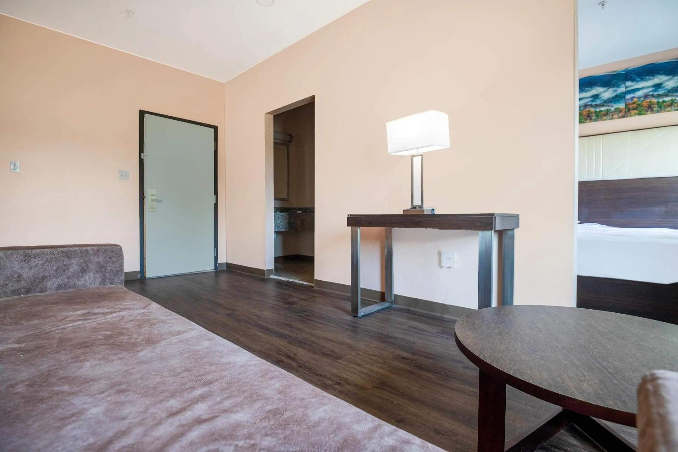 Bedroom in OYO Hotel Adairsville Calhoun South I-75