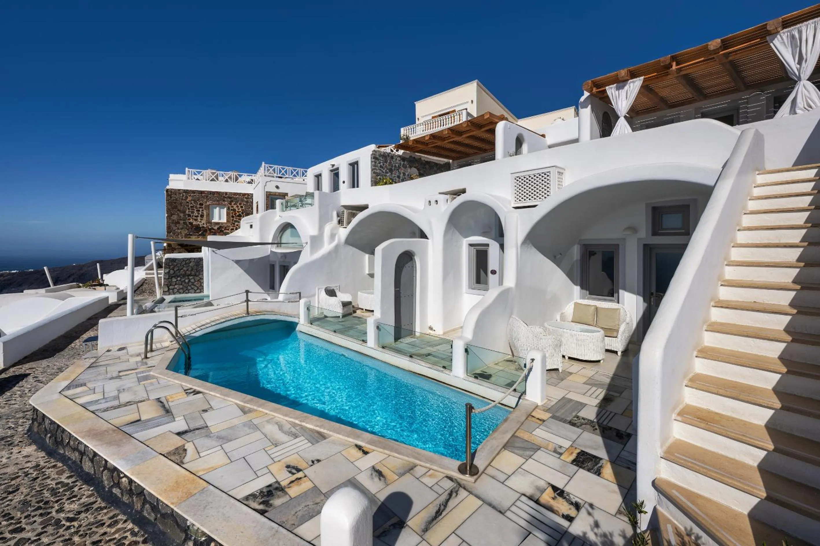 Property building in Iliovasilema Suites