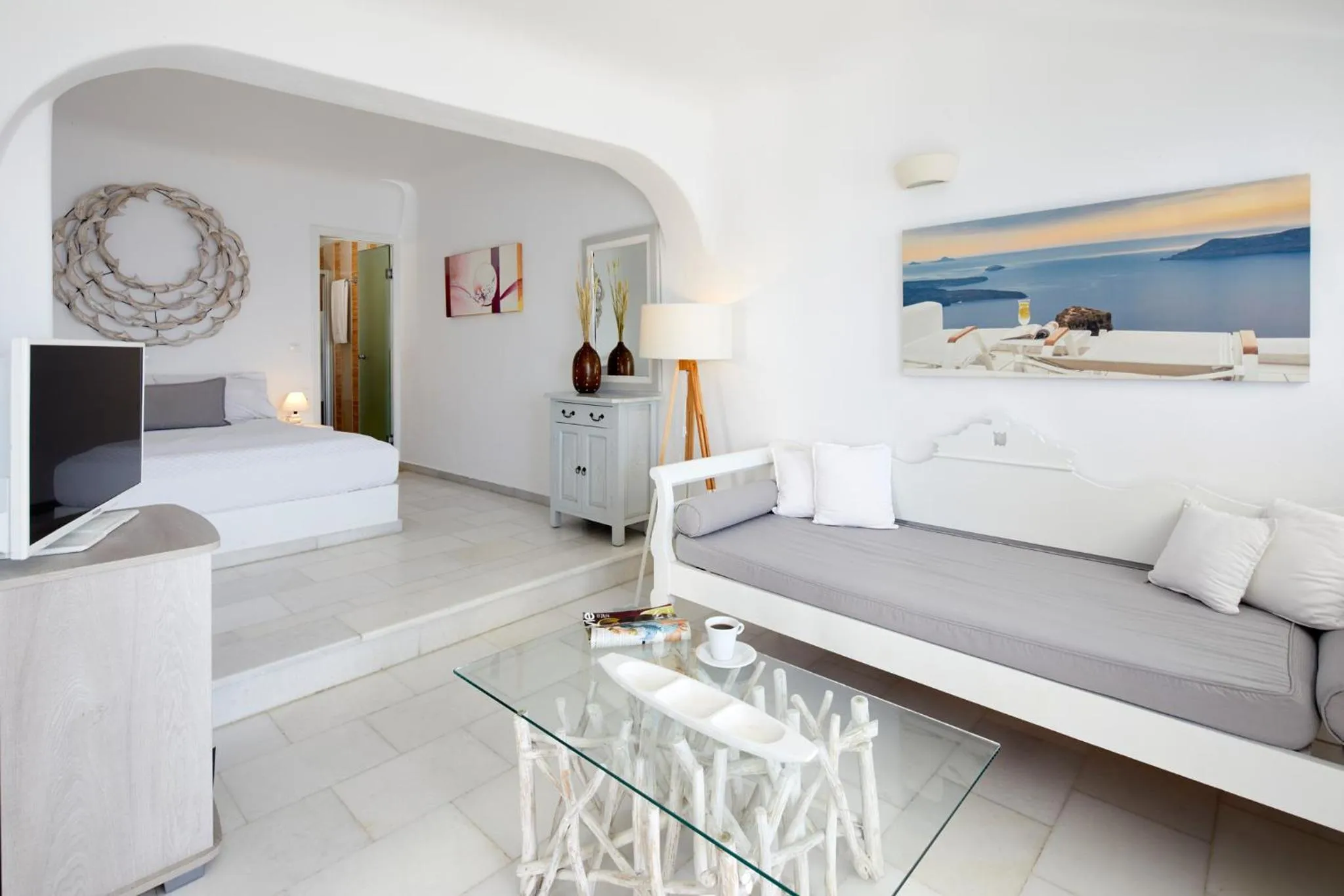 Living room, Bed in Iliovasilema Suites