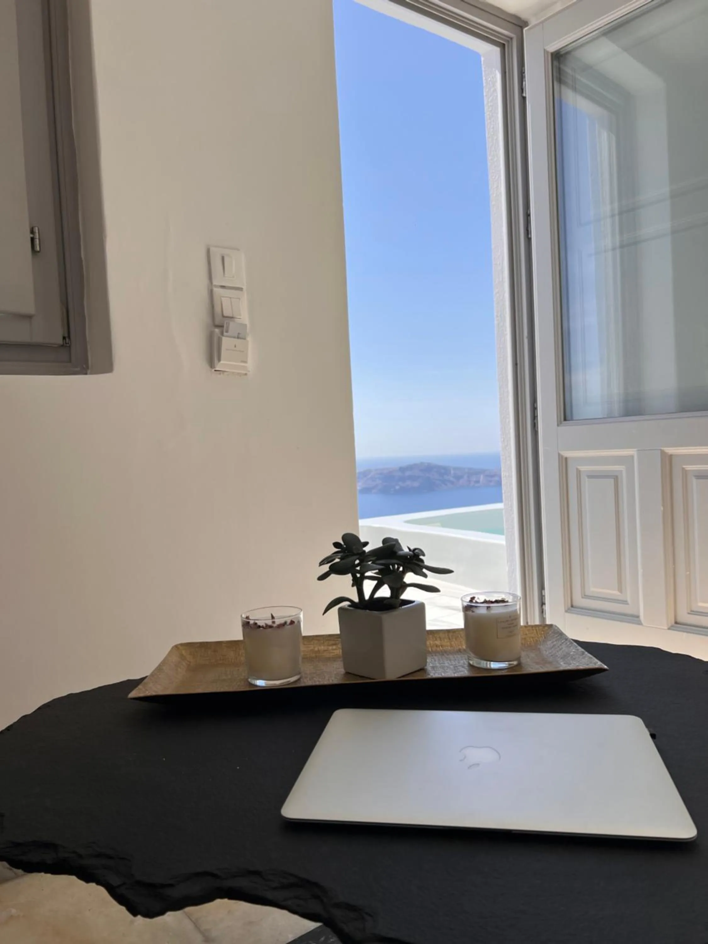 Hot Tub in Iliovasilema Suites