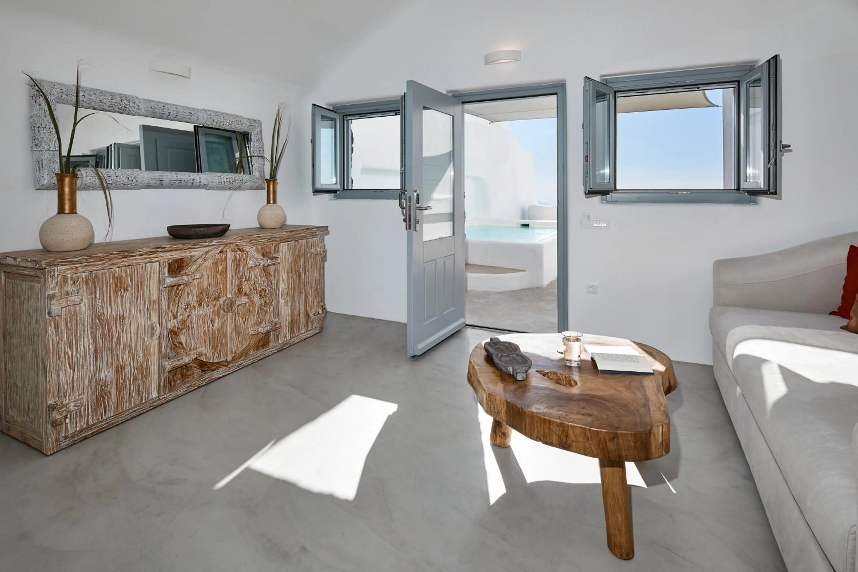 Living room, Bed in Iliovasilema Suites