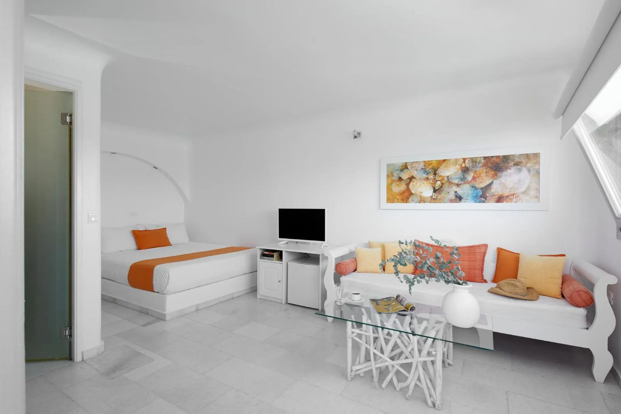 Bed in Iliovasilema Suites