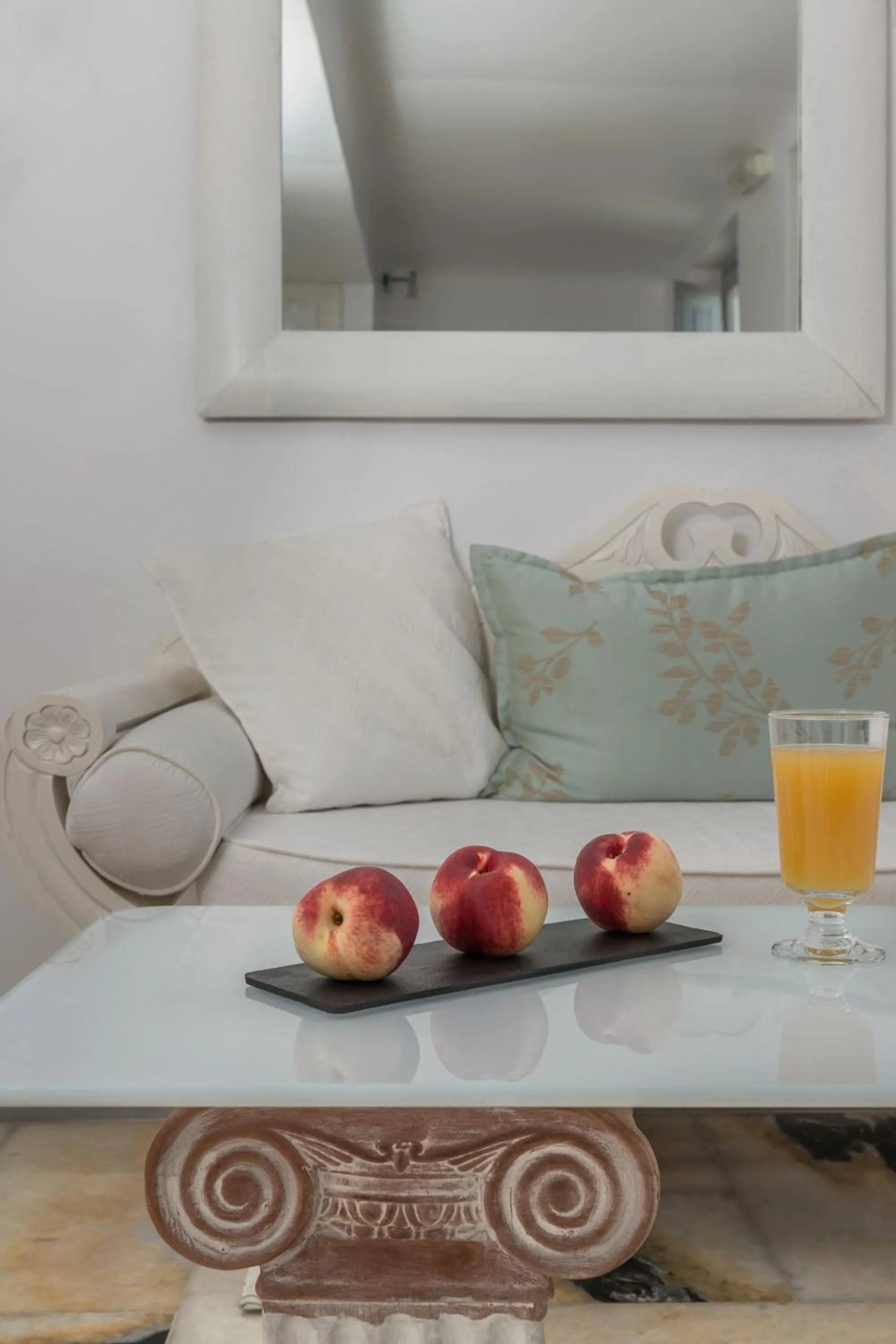 Seating area in Iliovasilema Suites