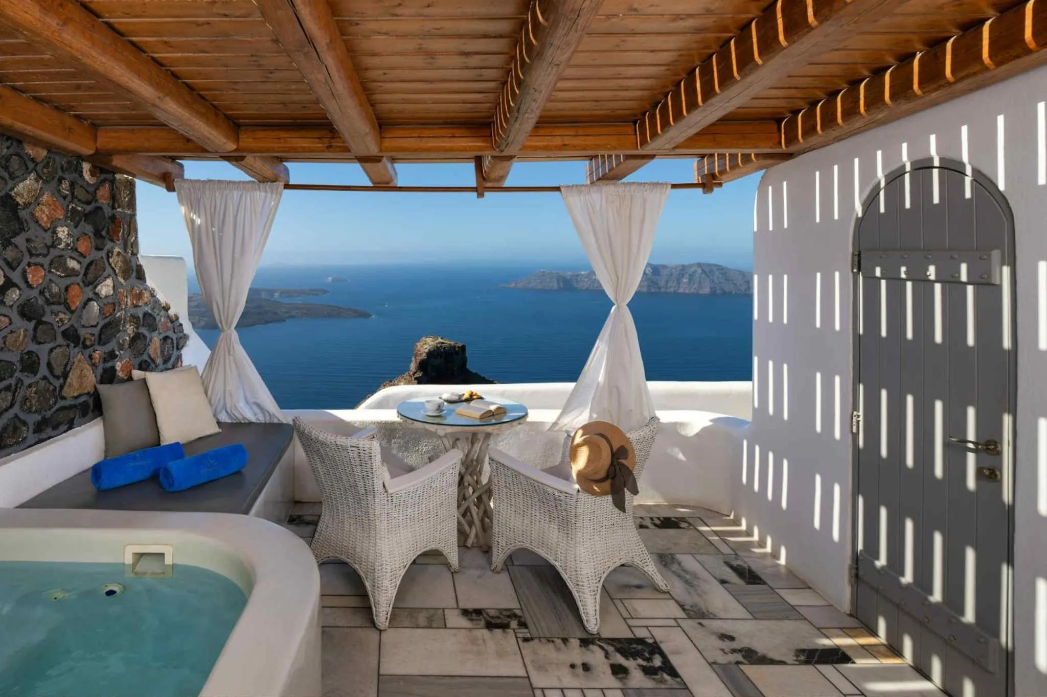 Hot Tub in Iliovasilema Suites