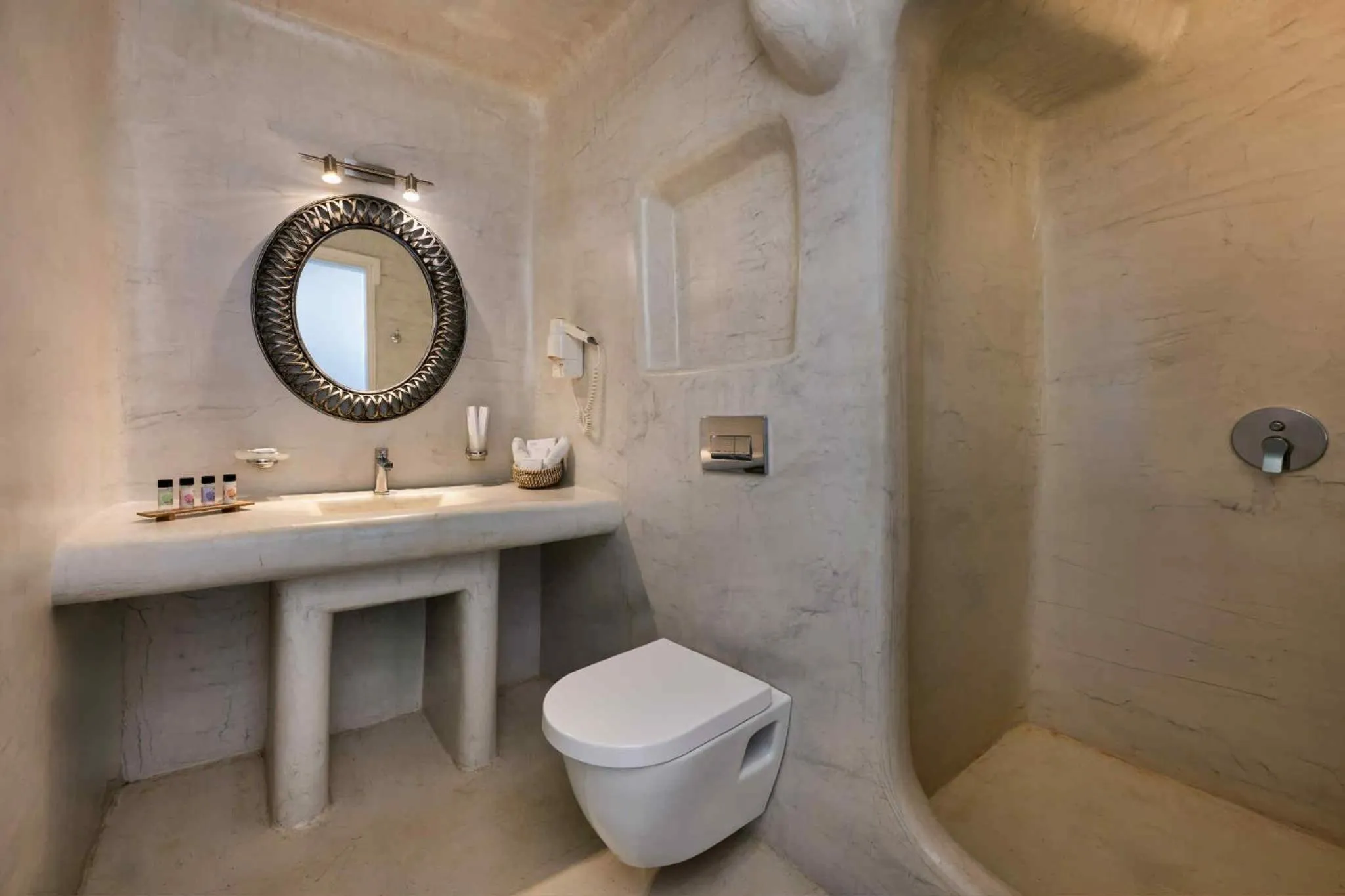 Bathroom in Iliovasilema Suites