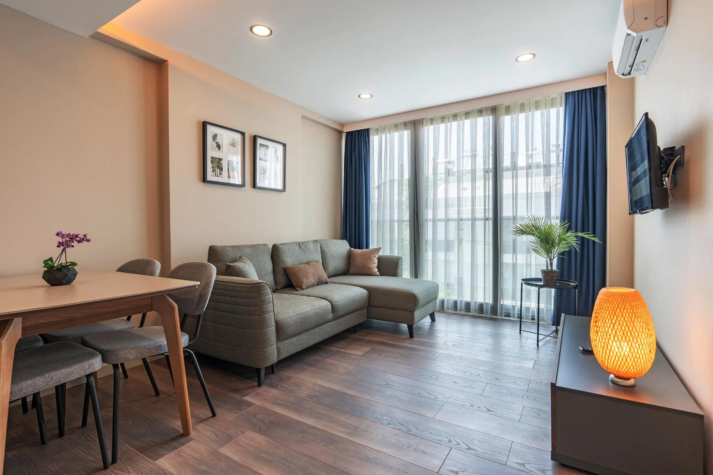 Photo of the whole room in Doqu Suites Hotel