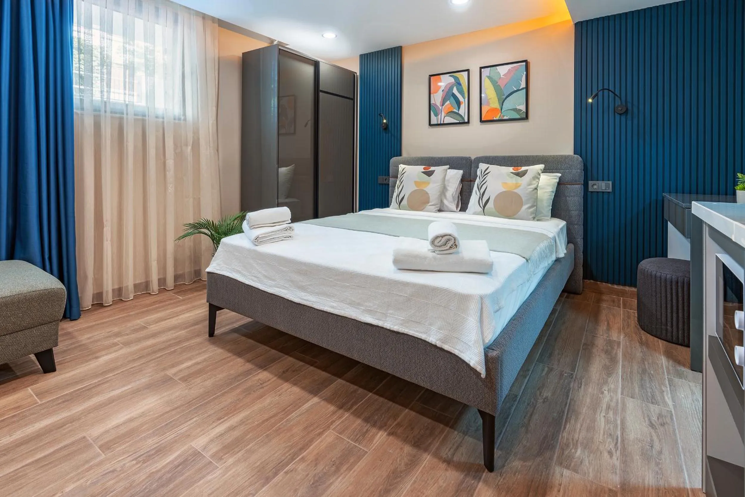 Photo of the whole room, Bed in Doqu Suites Hotel