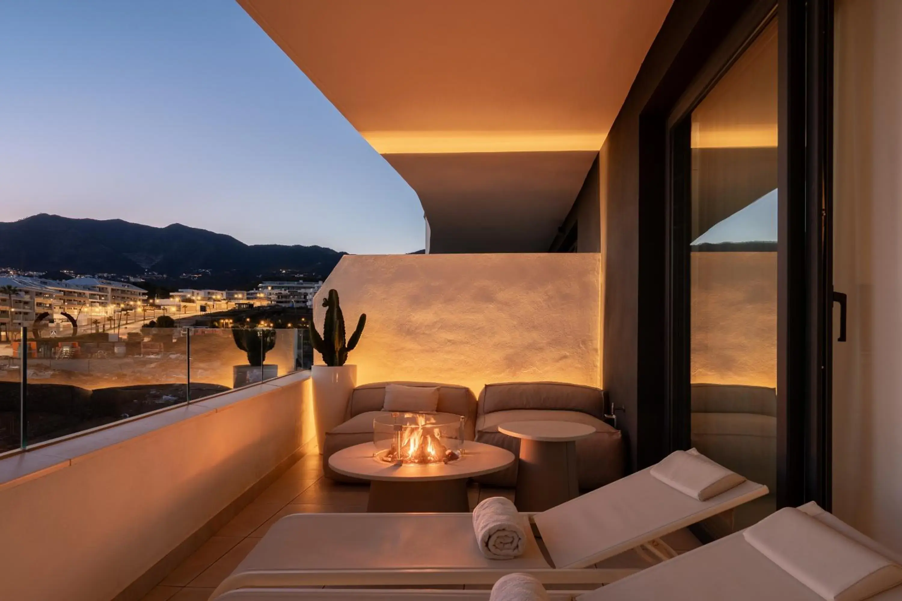 Stylish Luxury Suite with Terrace in Higueron Stylish Luxury Suite with Terrace in Higueron