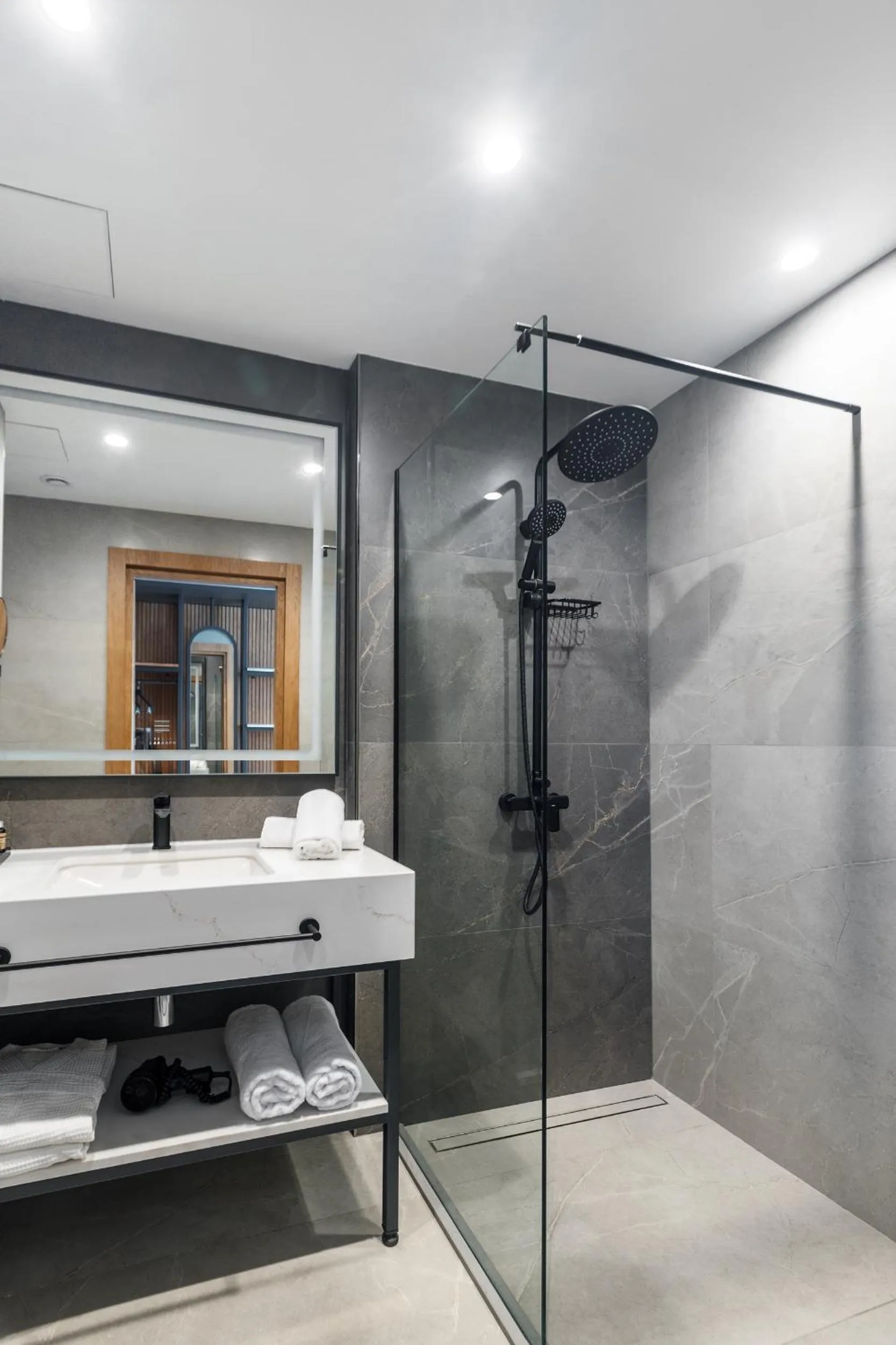 Shower in Piazza Epigraph