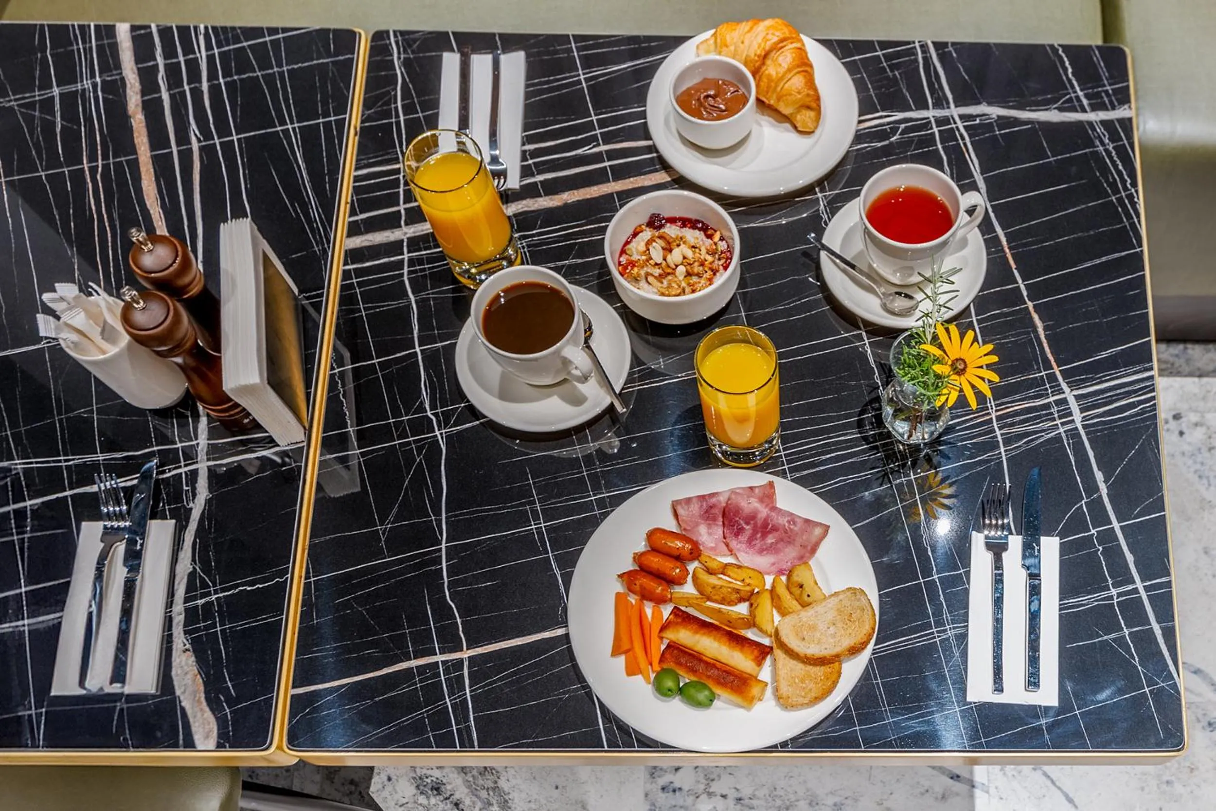 Breakfast in Piazza Epigraph