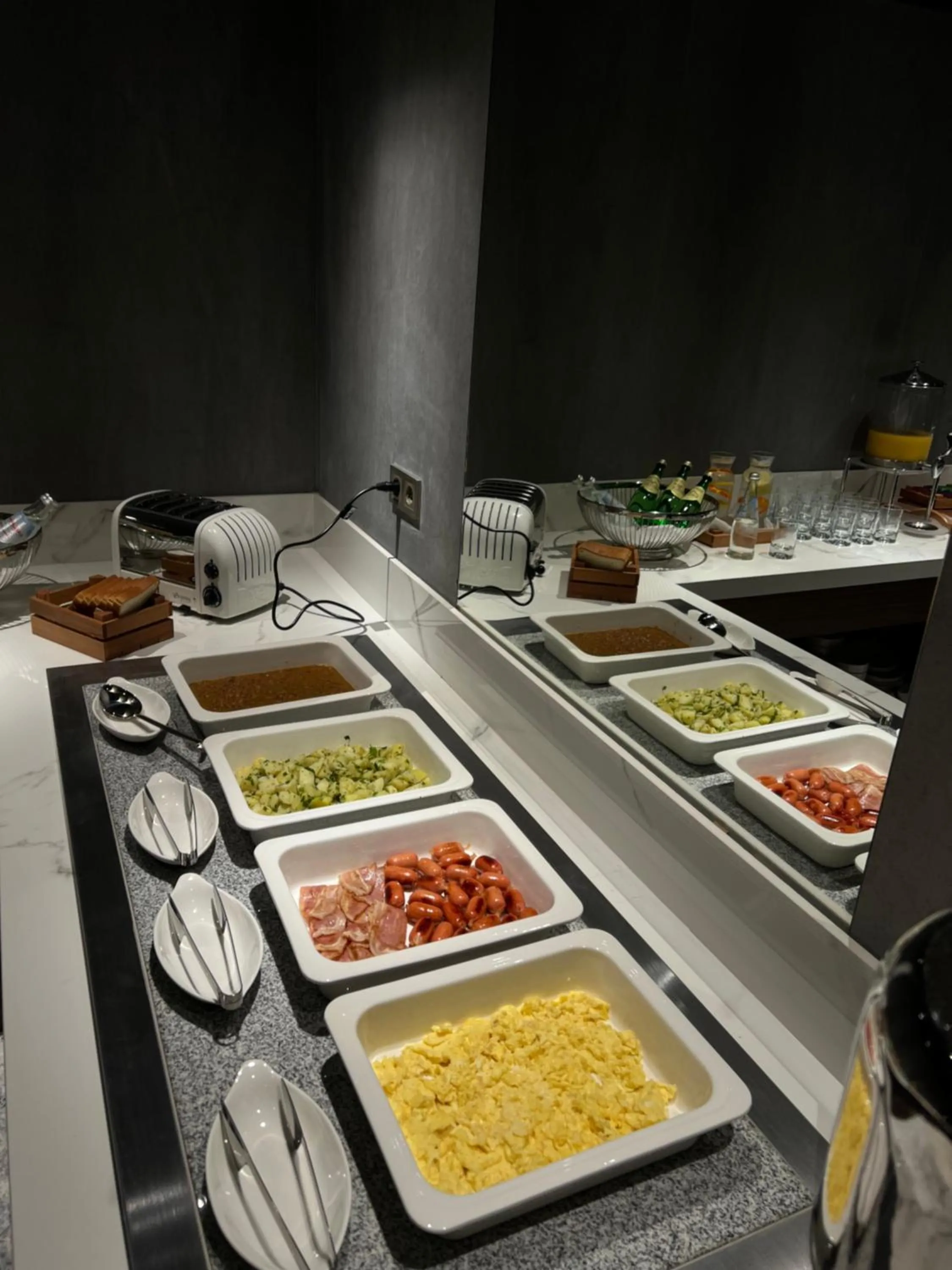 Breakfast in Piazza Epigraph