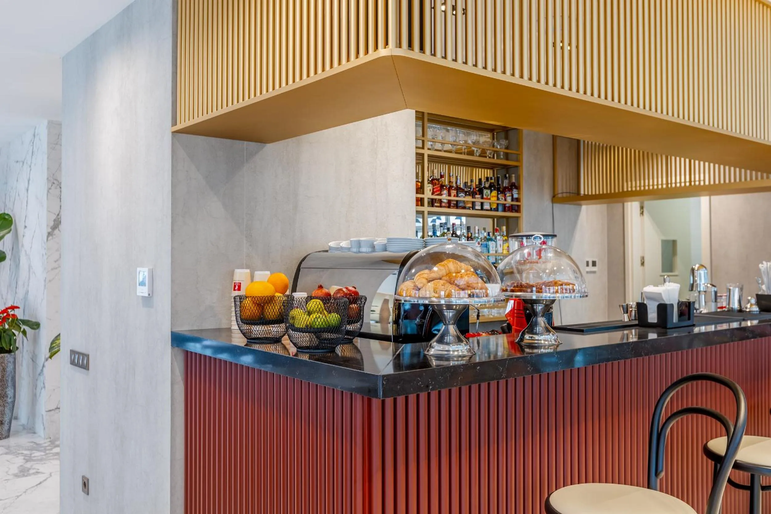 Restaurant/places to eat in Piazza Epigraph