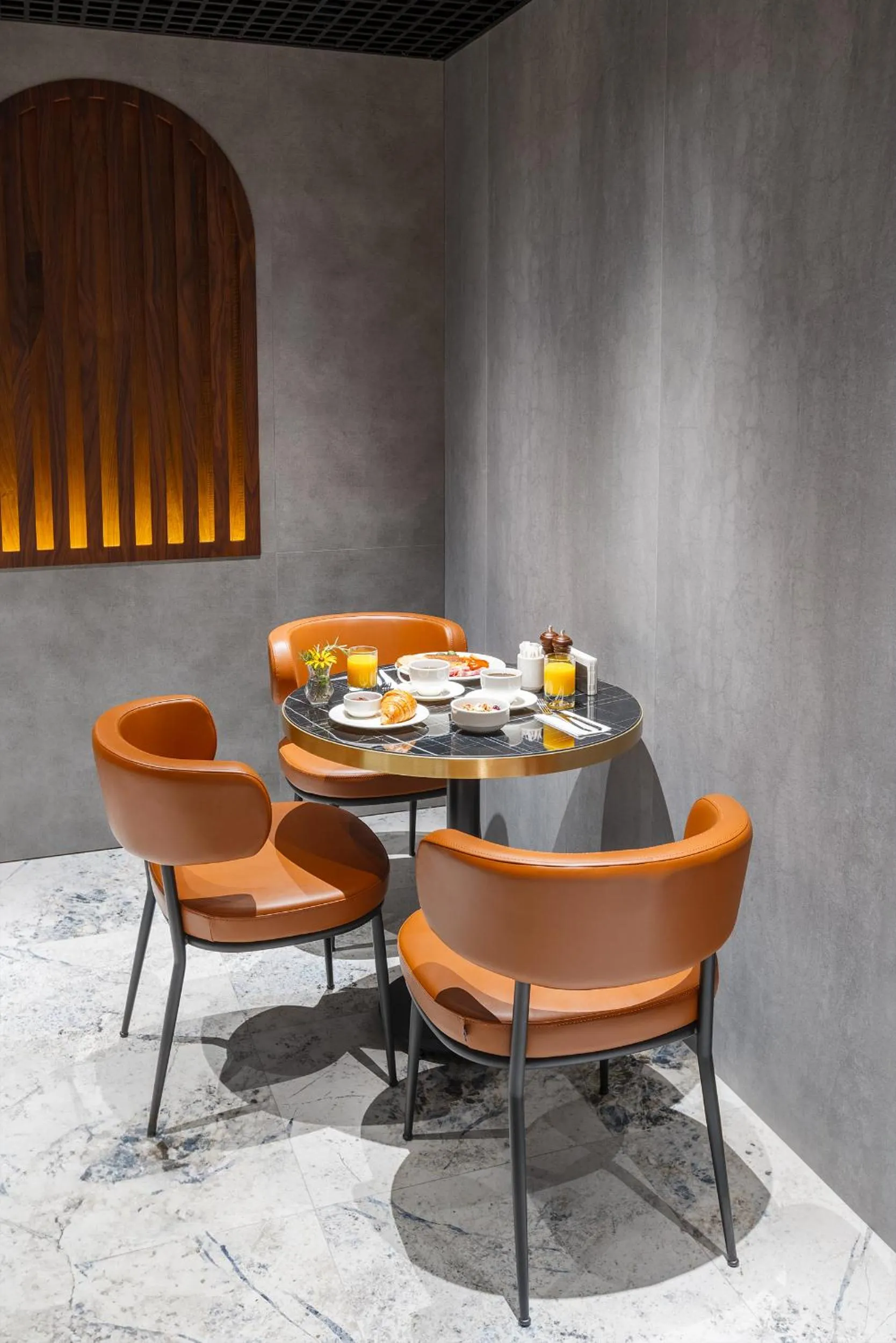 Breakfast in Piazza Epigraph