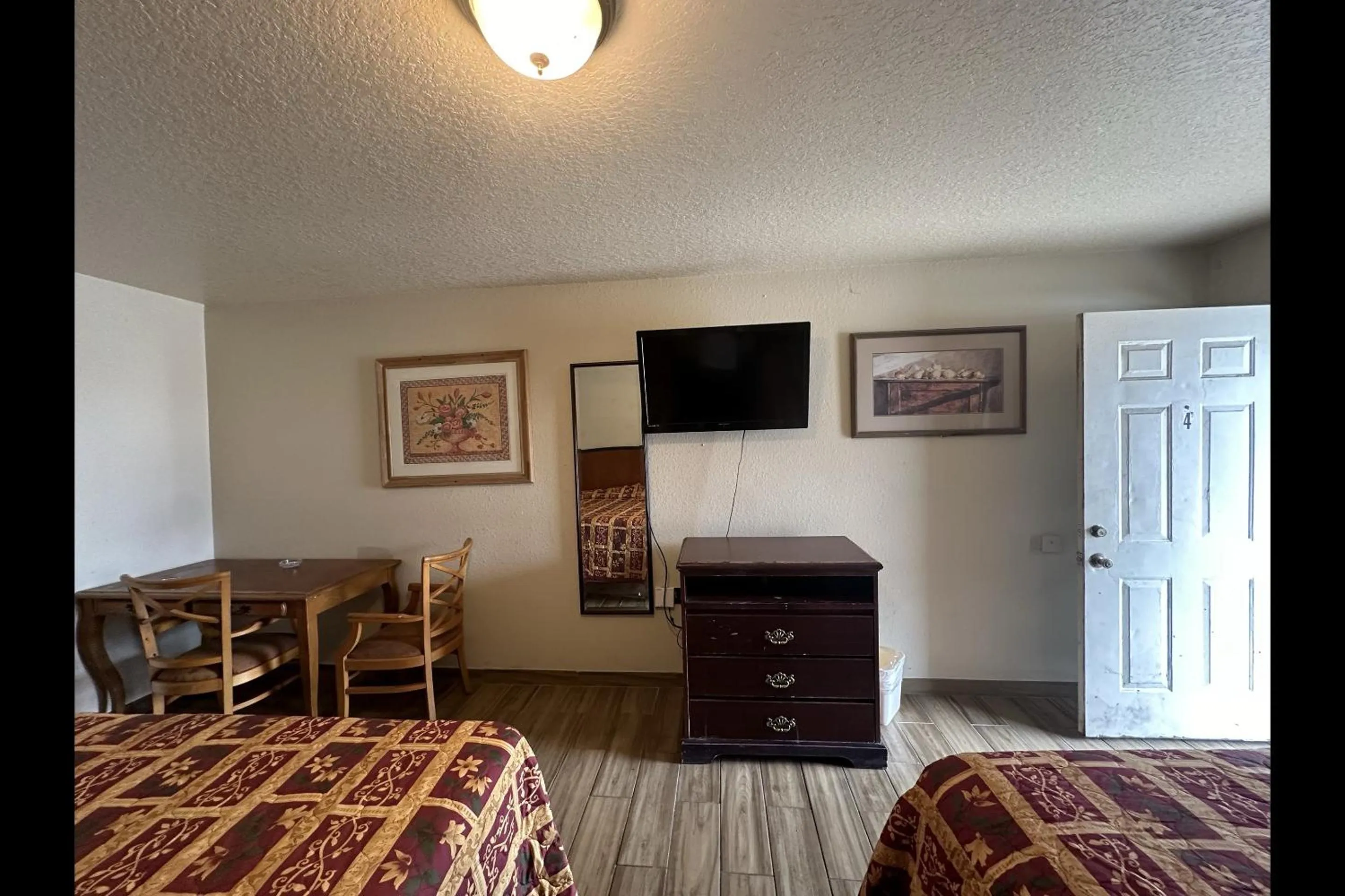 Bedroom in Travel Inn By OYO La Marque Texas City I-45