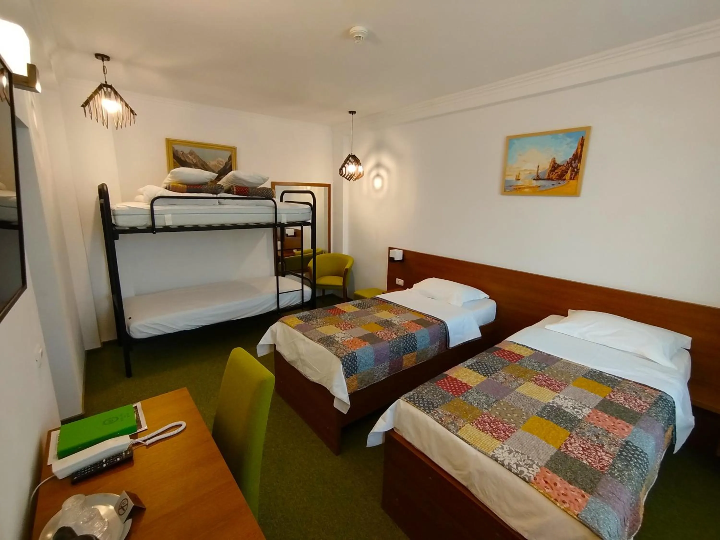 Bed in Hotel Comat Deva