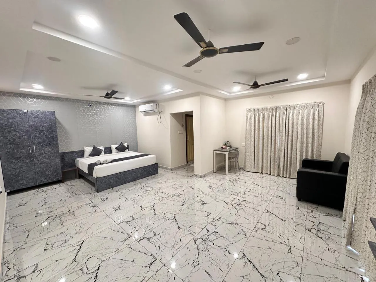 Photo of the whole room, Bed in Hotel Aerotel Airport Zone,Shamshabad