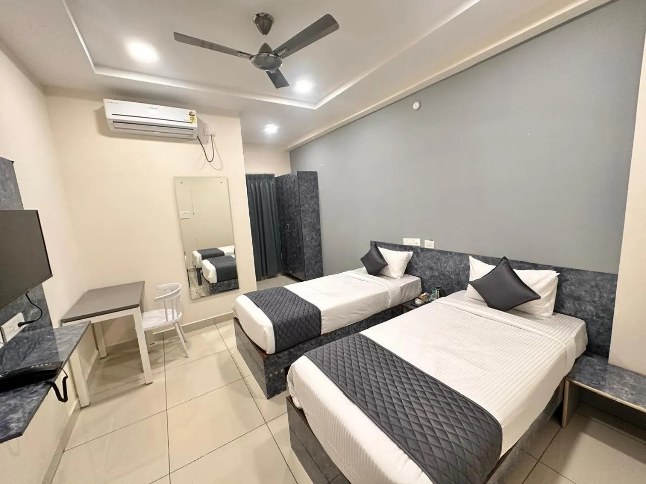 Bed in Hotel Aerotel Airport Zone,Shamshabad