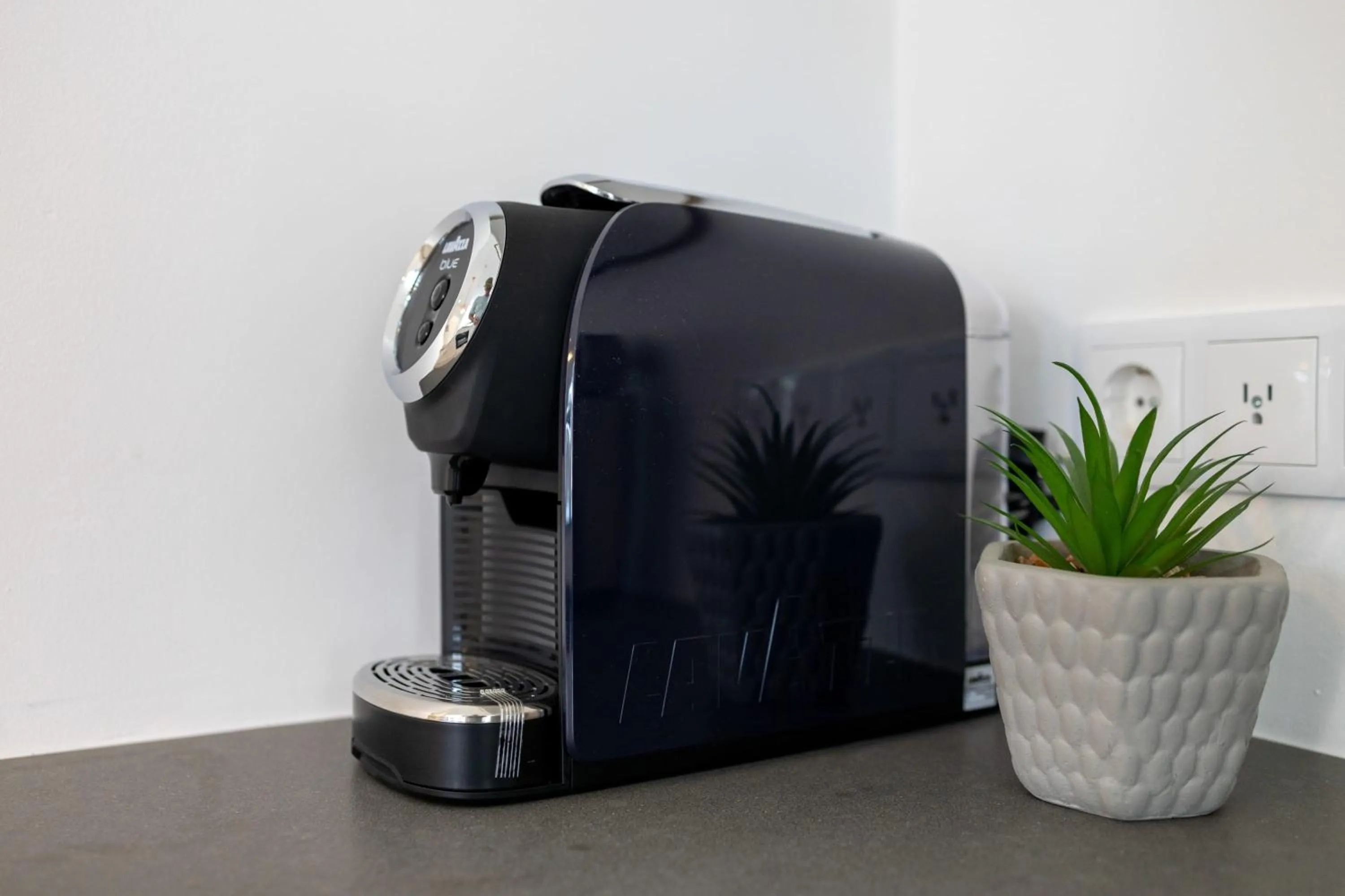 Coffee/tea facilities in Willemstad Historic City Suites