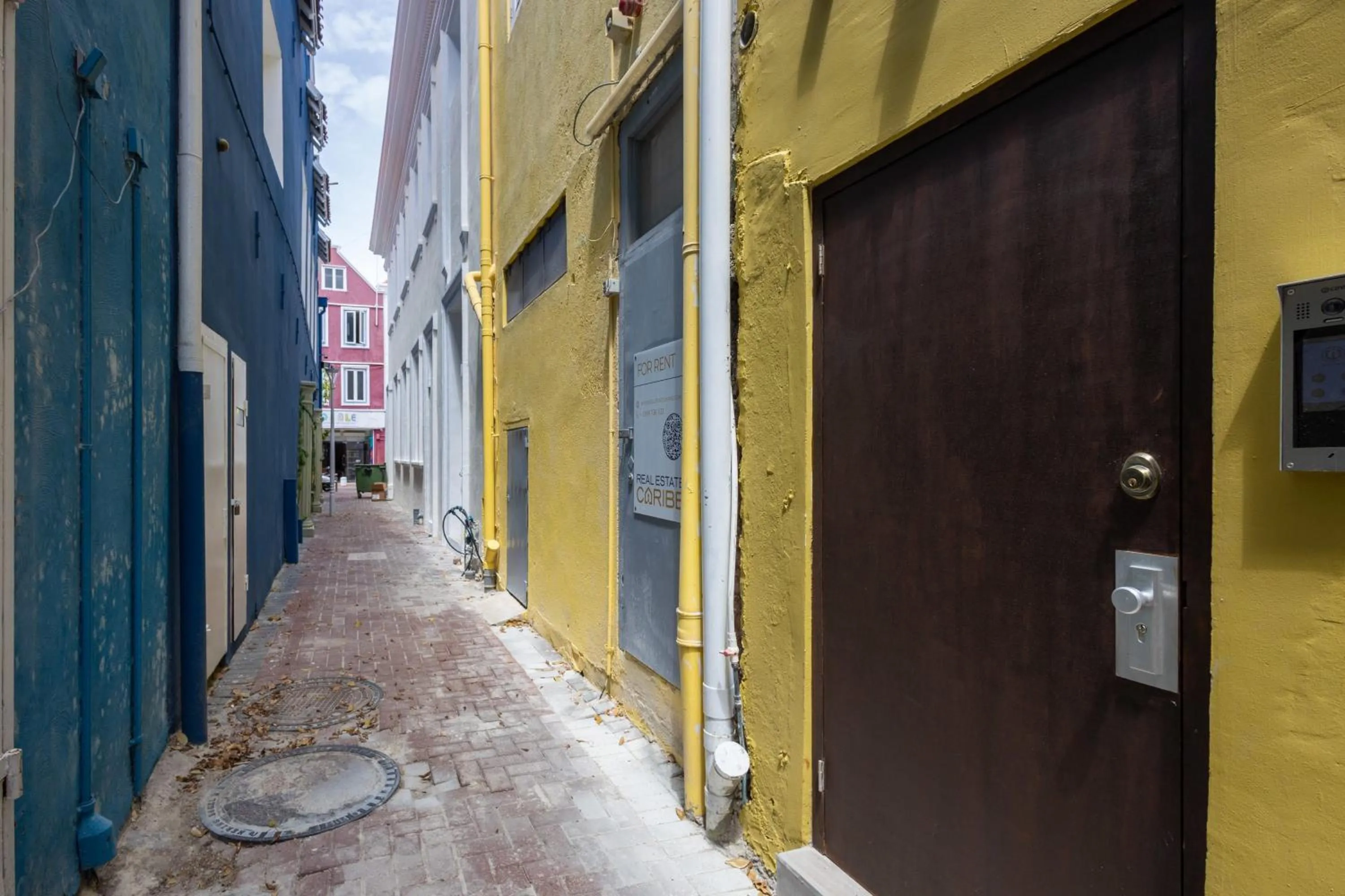 Street view in Willemstad Historic City Suites